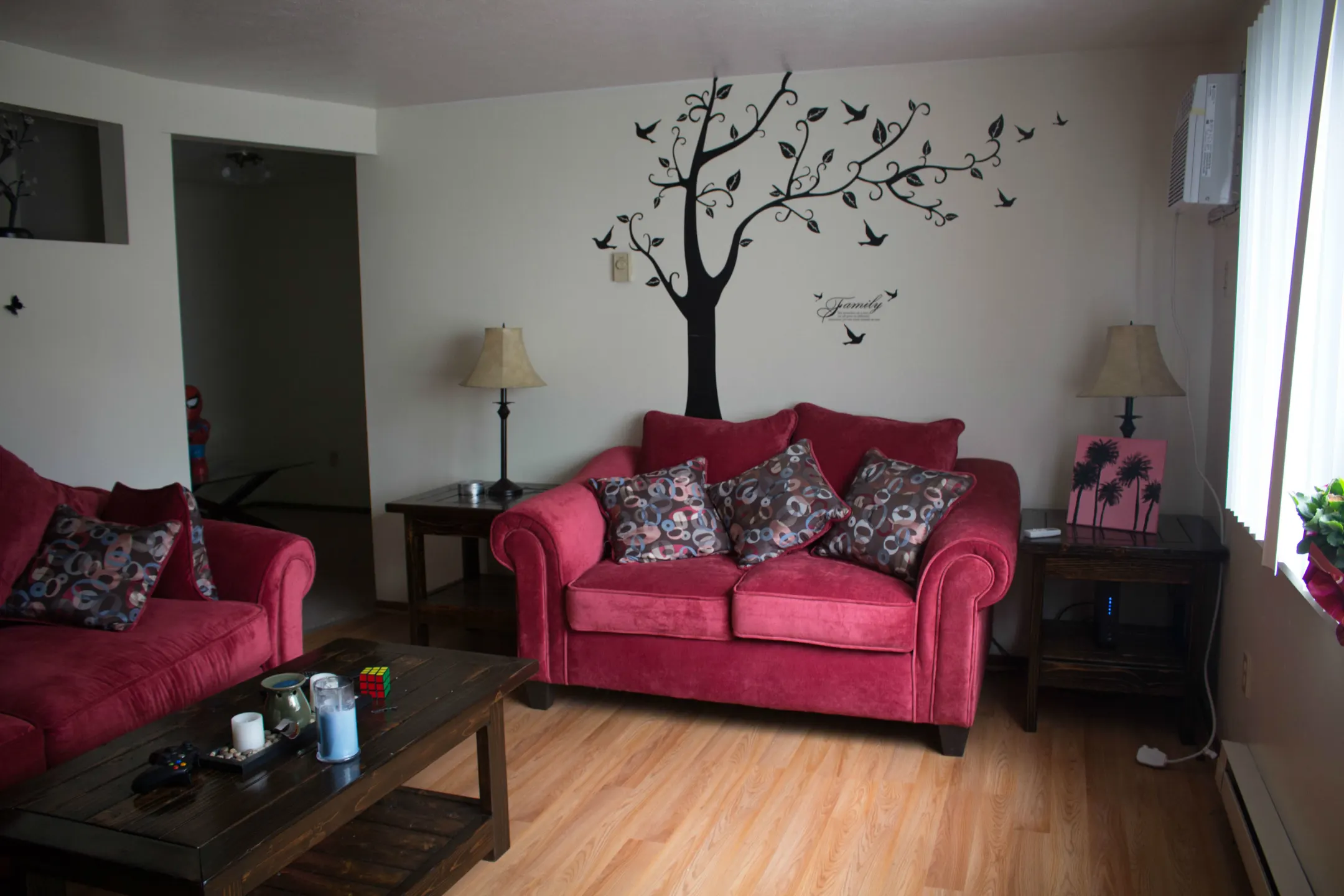 Living Room - Stoney Creek Apartments - Ashland, OH