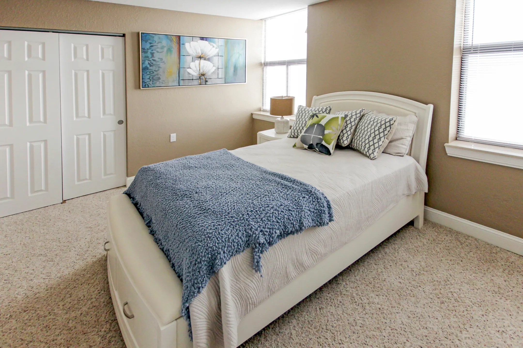 Bancroft Luxury Apartments 107 S Washington Ave Saginaw, MI