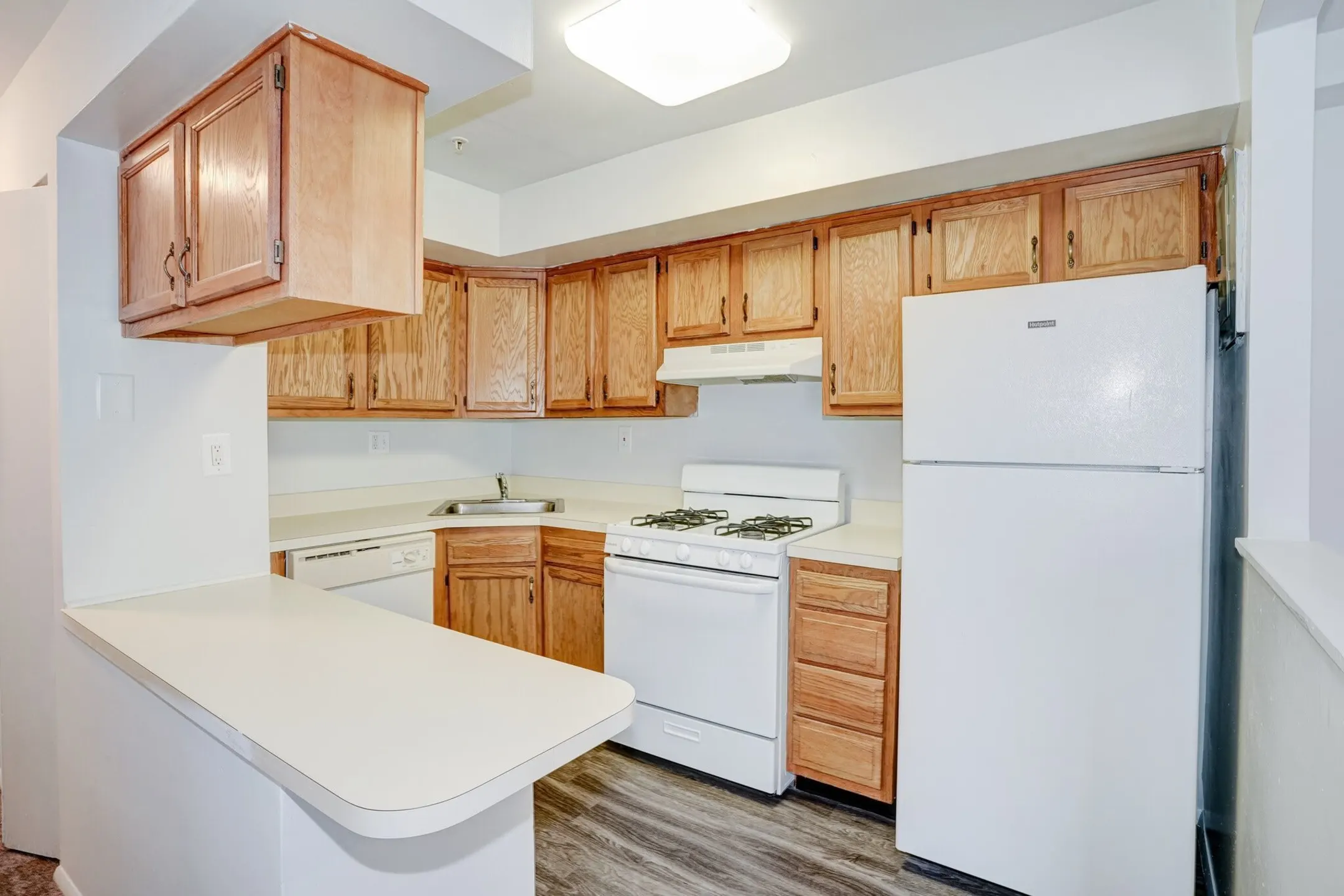 Rosedale Gardens Apartments - Rosedale, MD 21237