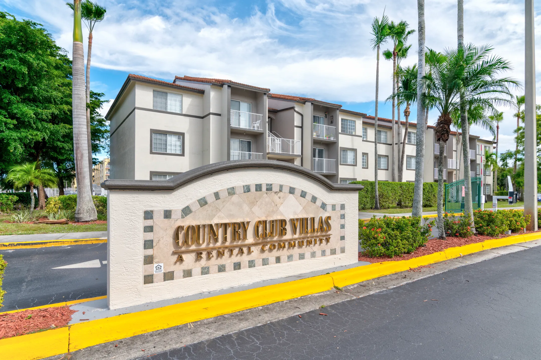 Country Club Villas - Hialeah, FL