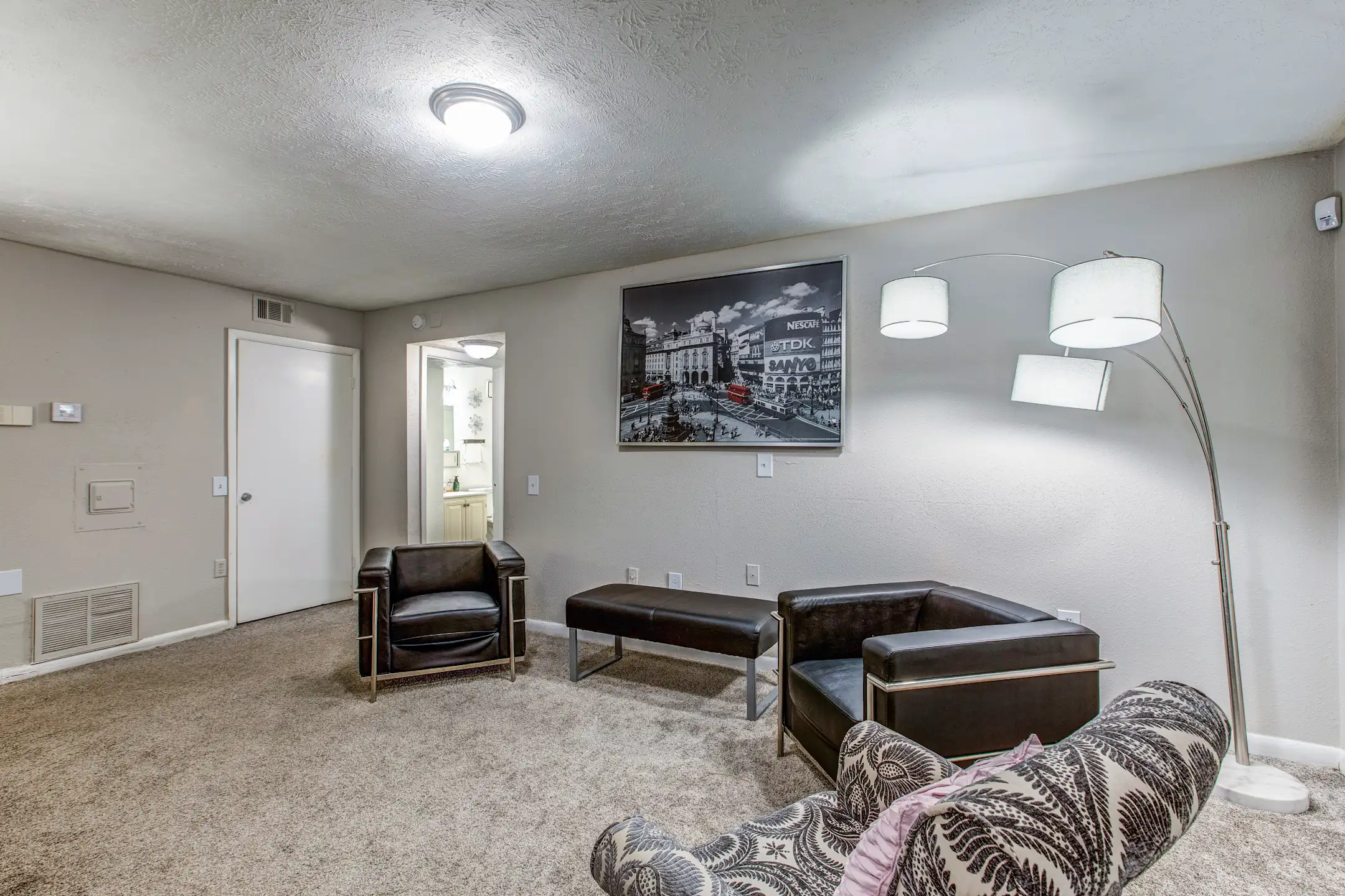 Living Room - The Hills at Greenbriar - Atlanta, GA