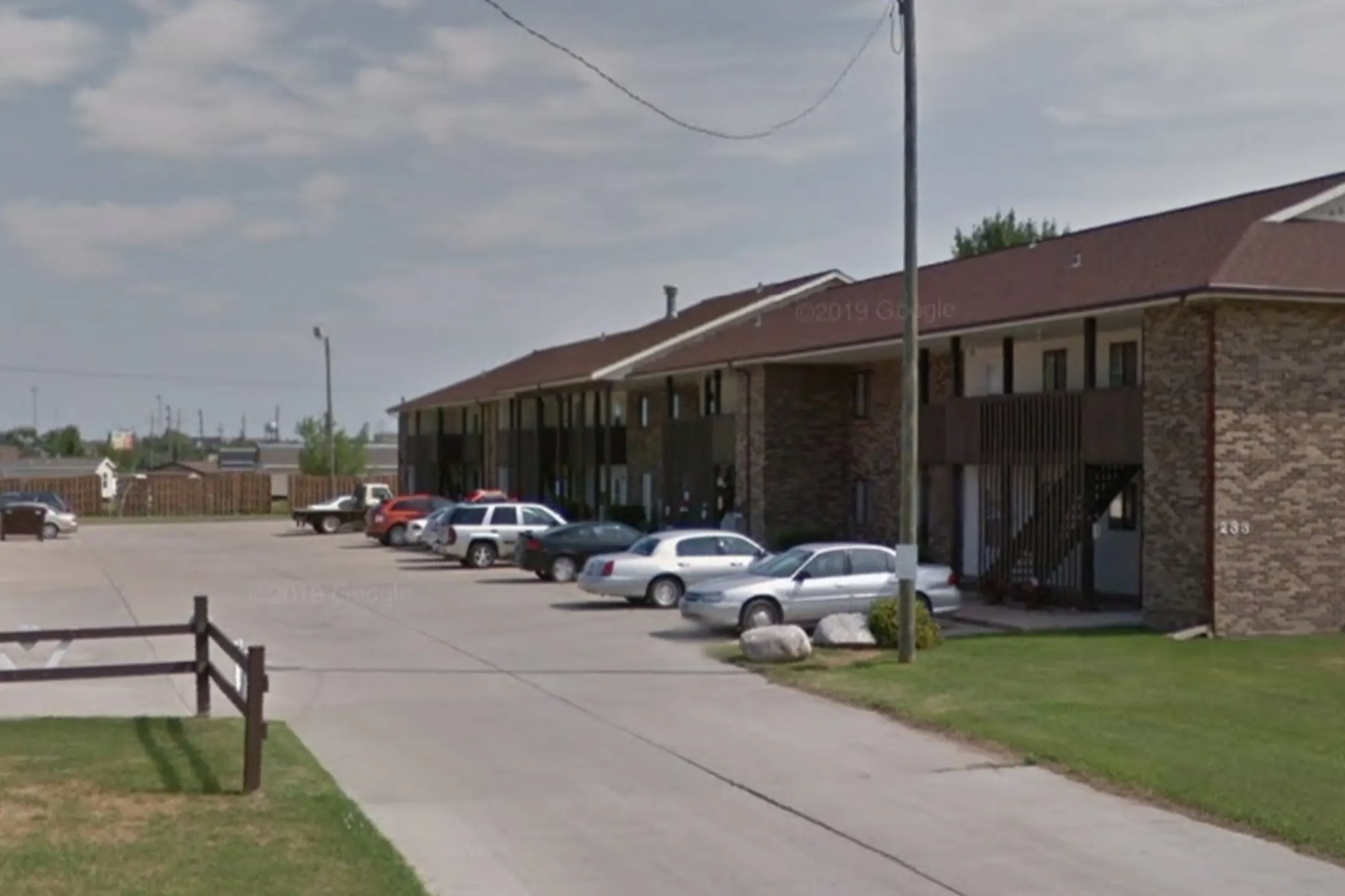 Park Manor & Village Apartments 715 13th Ave NE Devils Lake, ND