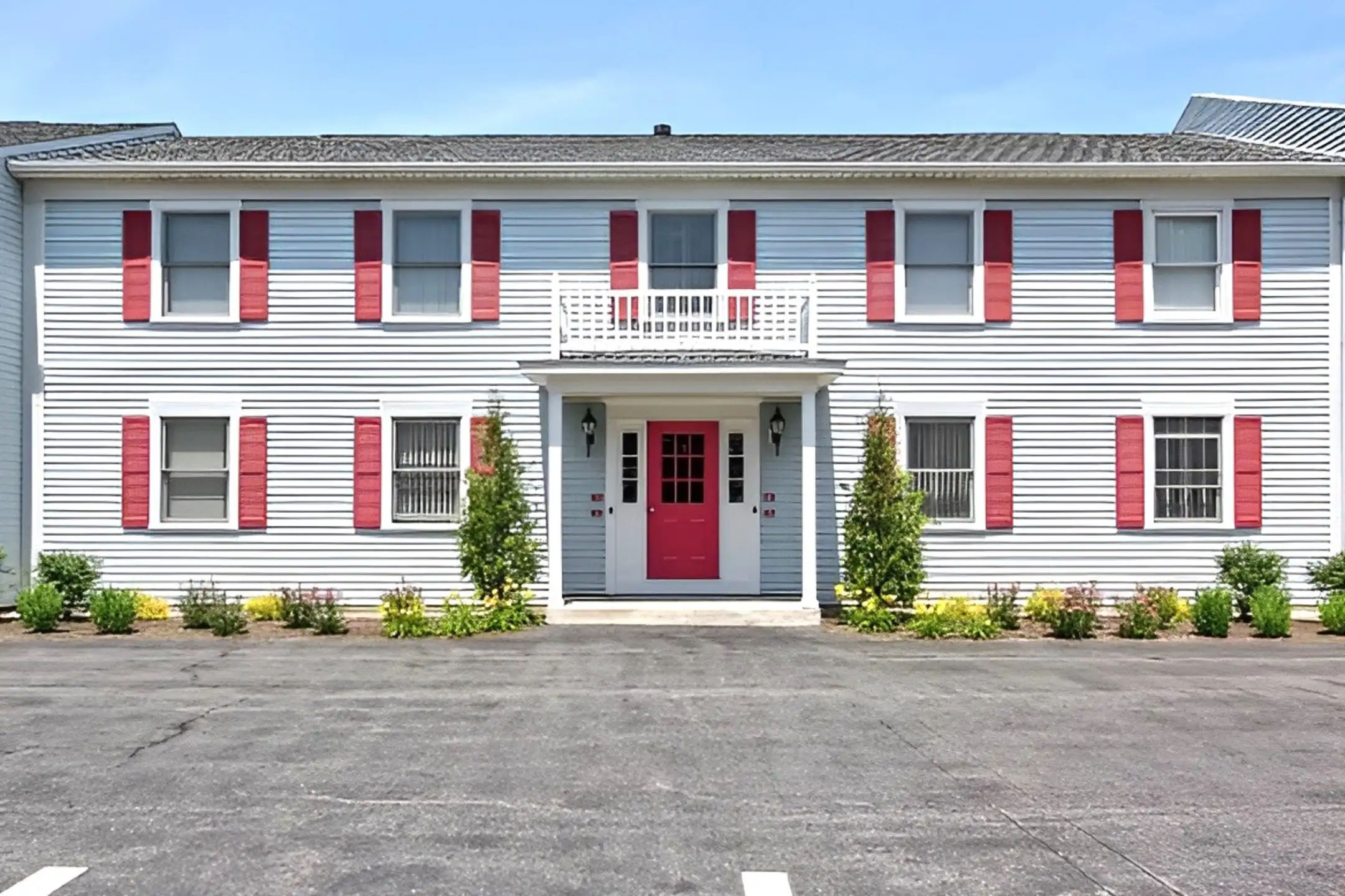 Building - Court Royale - Schenectady, NY
