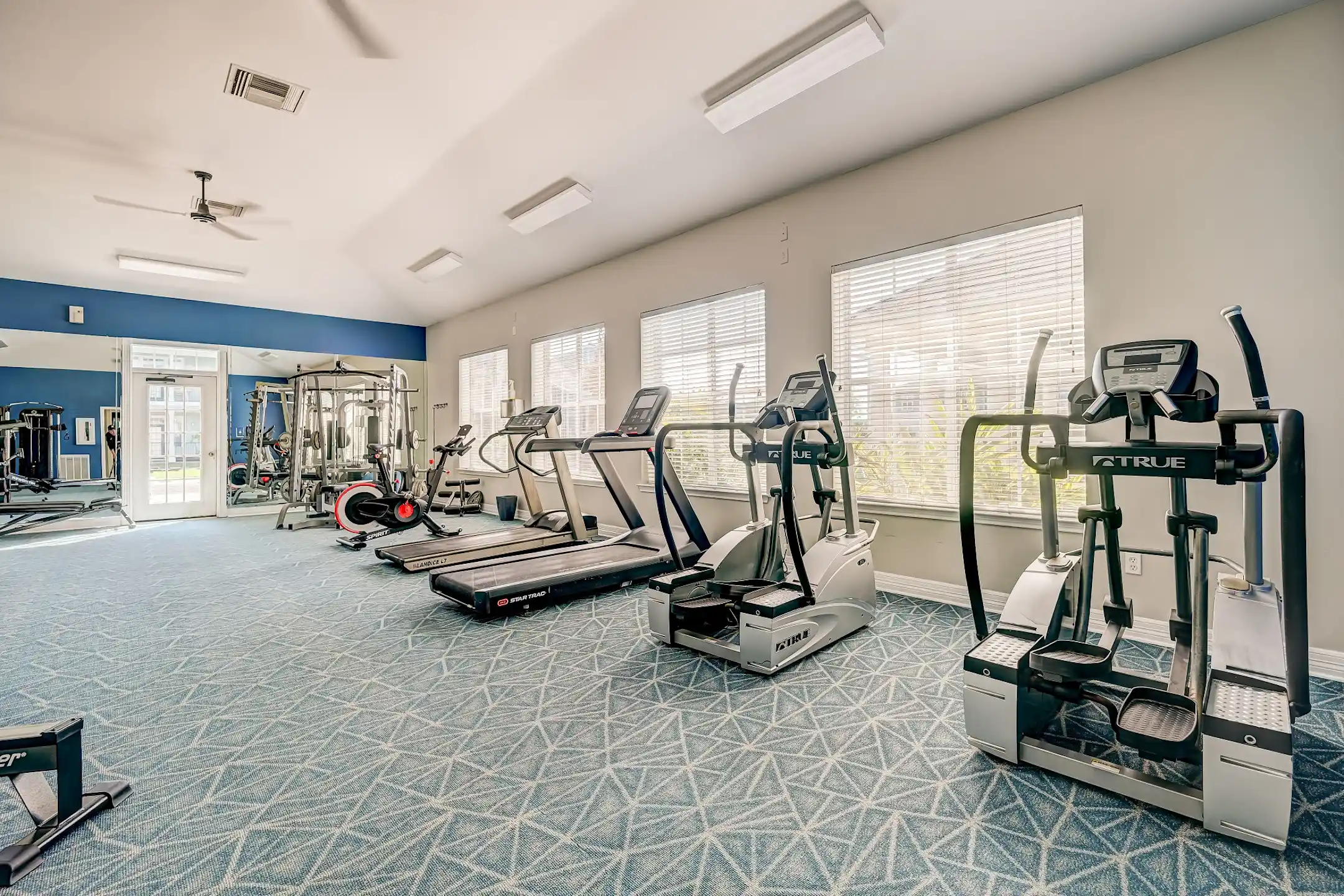 Audubon Lake Apartment Homes - Lafayette, LA