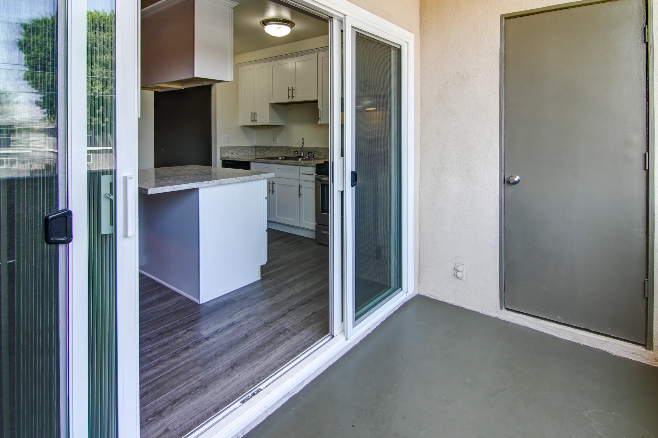 Regency Plaza Apartments 1540 W Ball Rd Anaheim, CA Apartments for