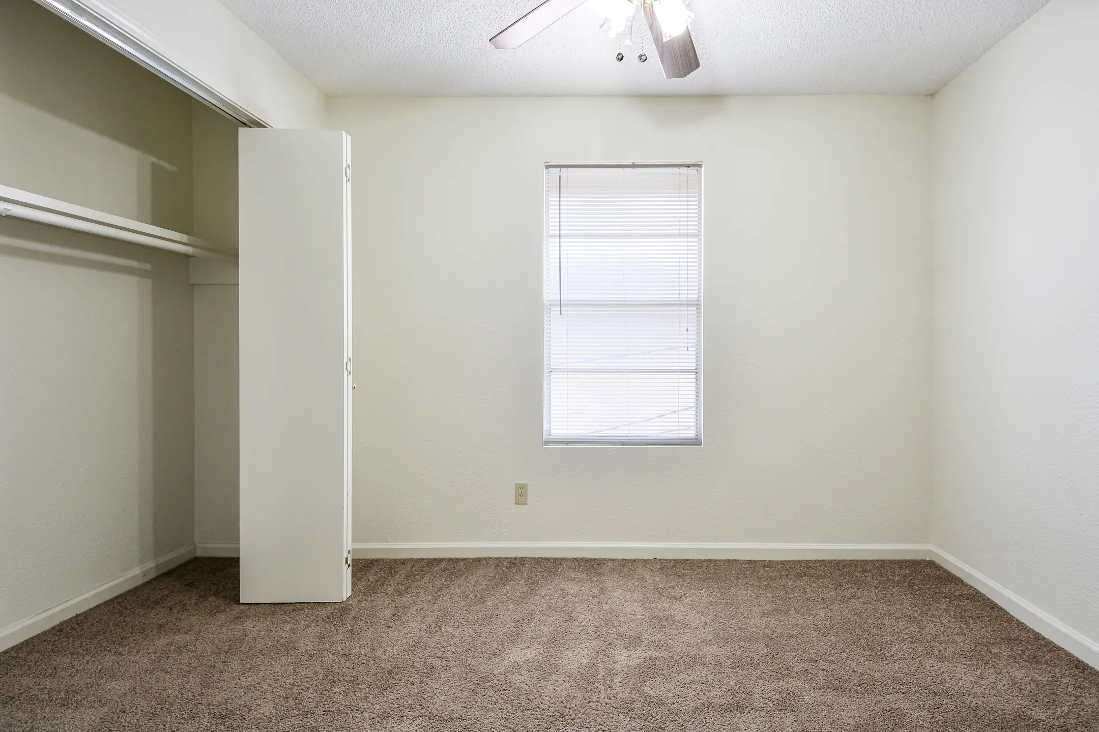 Jefferson Square Apts 230 W Jefferson St Brownsville, TX Apartments