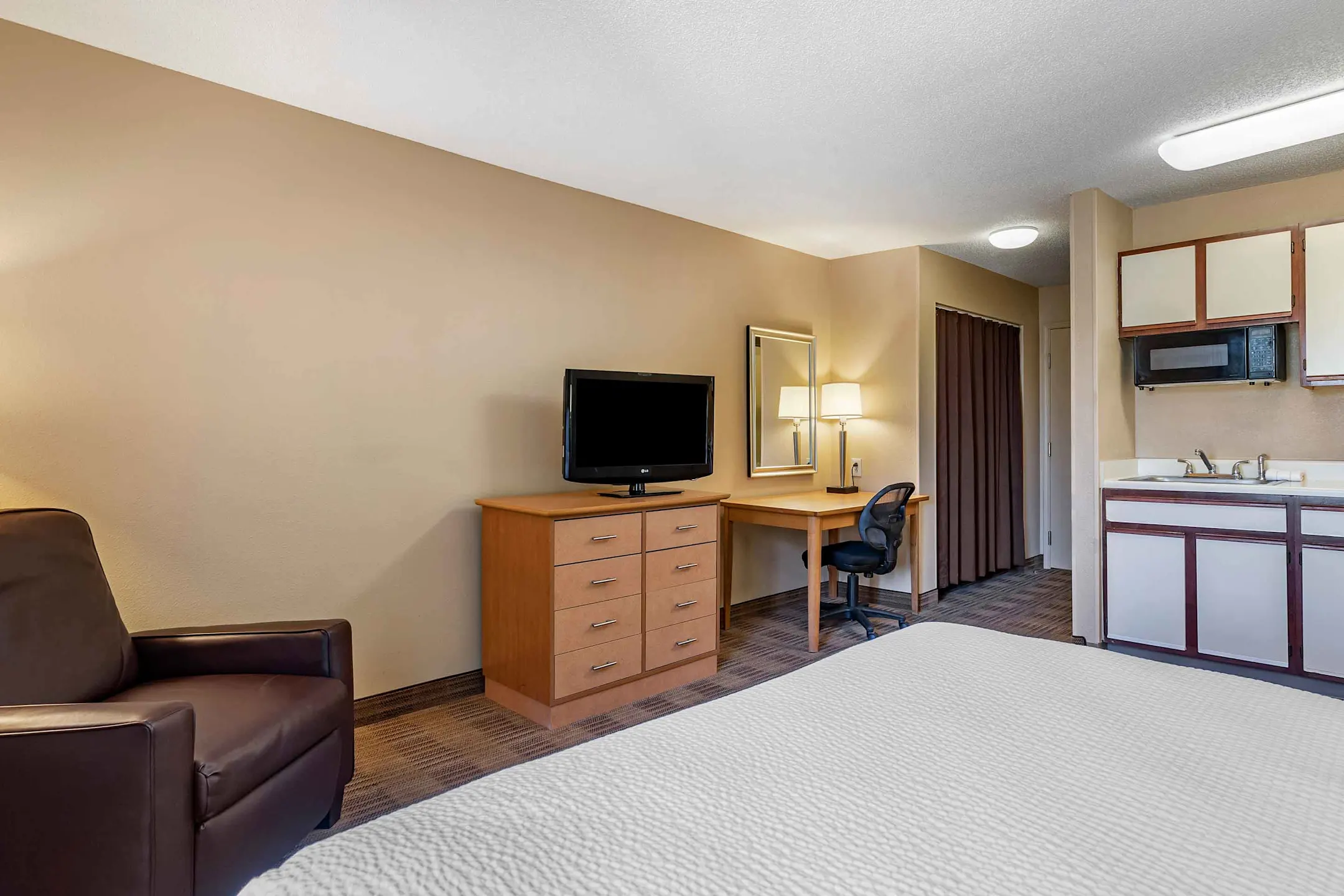 Living Room - Furnished Studio - Houston - Med. Ctr. - NRG Park - Kirby - Houston, TX