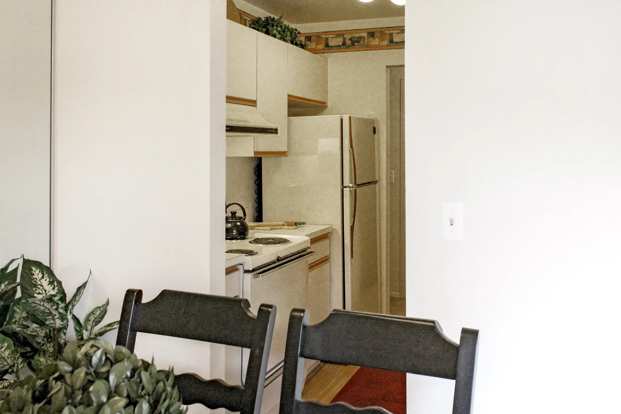 Dining Room - Green Hill Apartments - Farmington Hills, MI