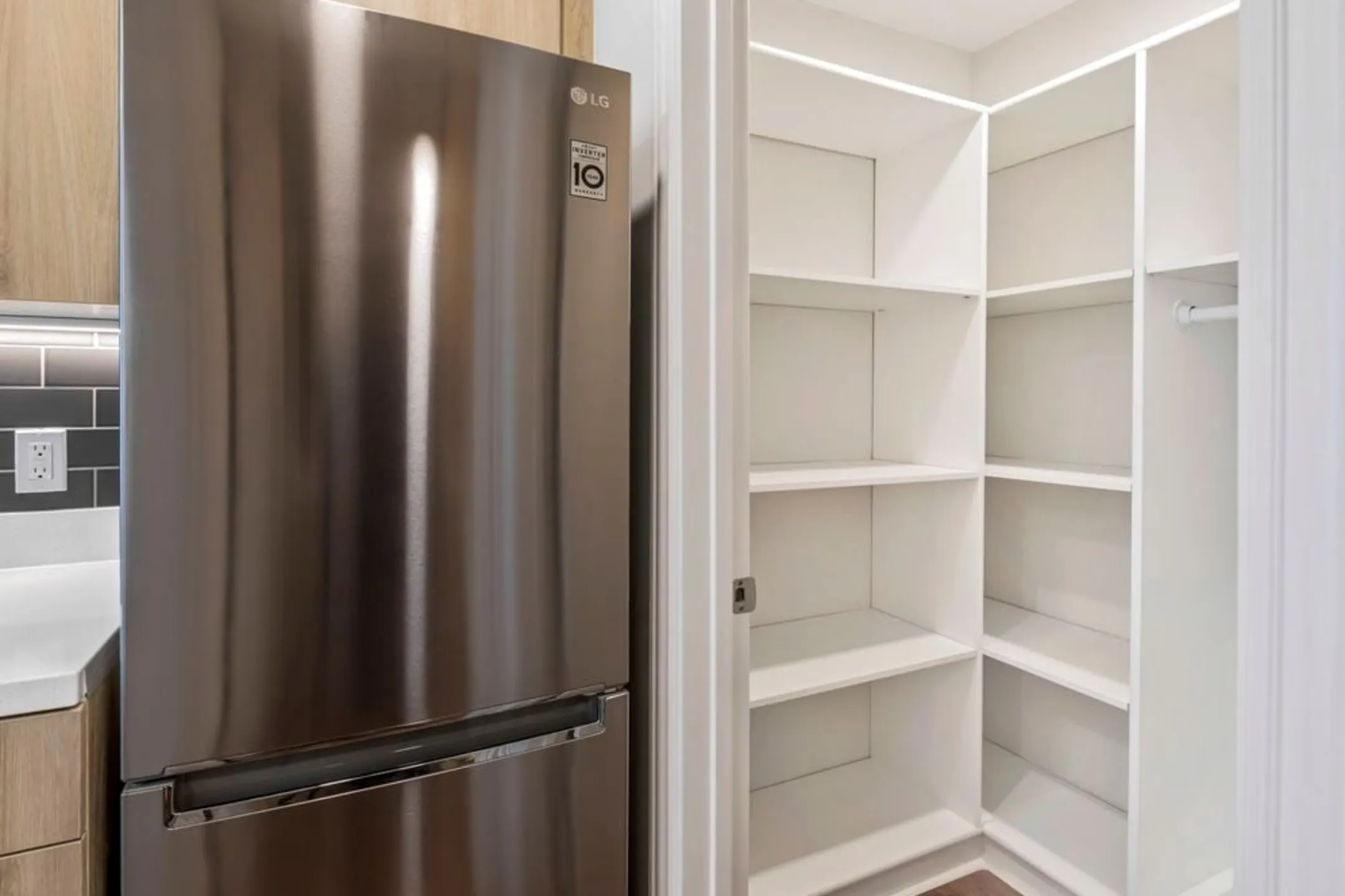 AVA Burbank Apartments Burbank, CA 91505