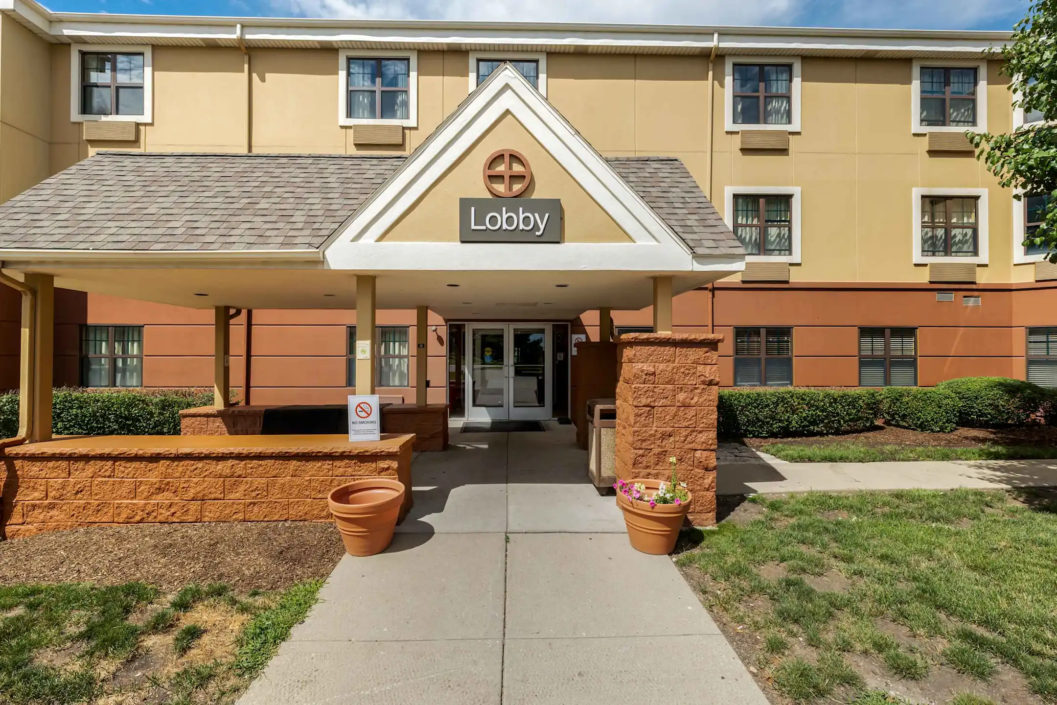 Furnished Studio Chicago Gurnee Apartments Gurnee, IL 60031