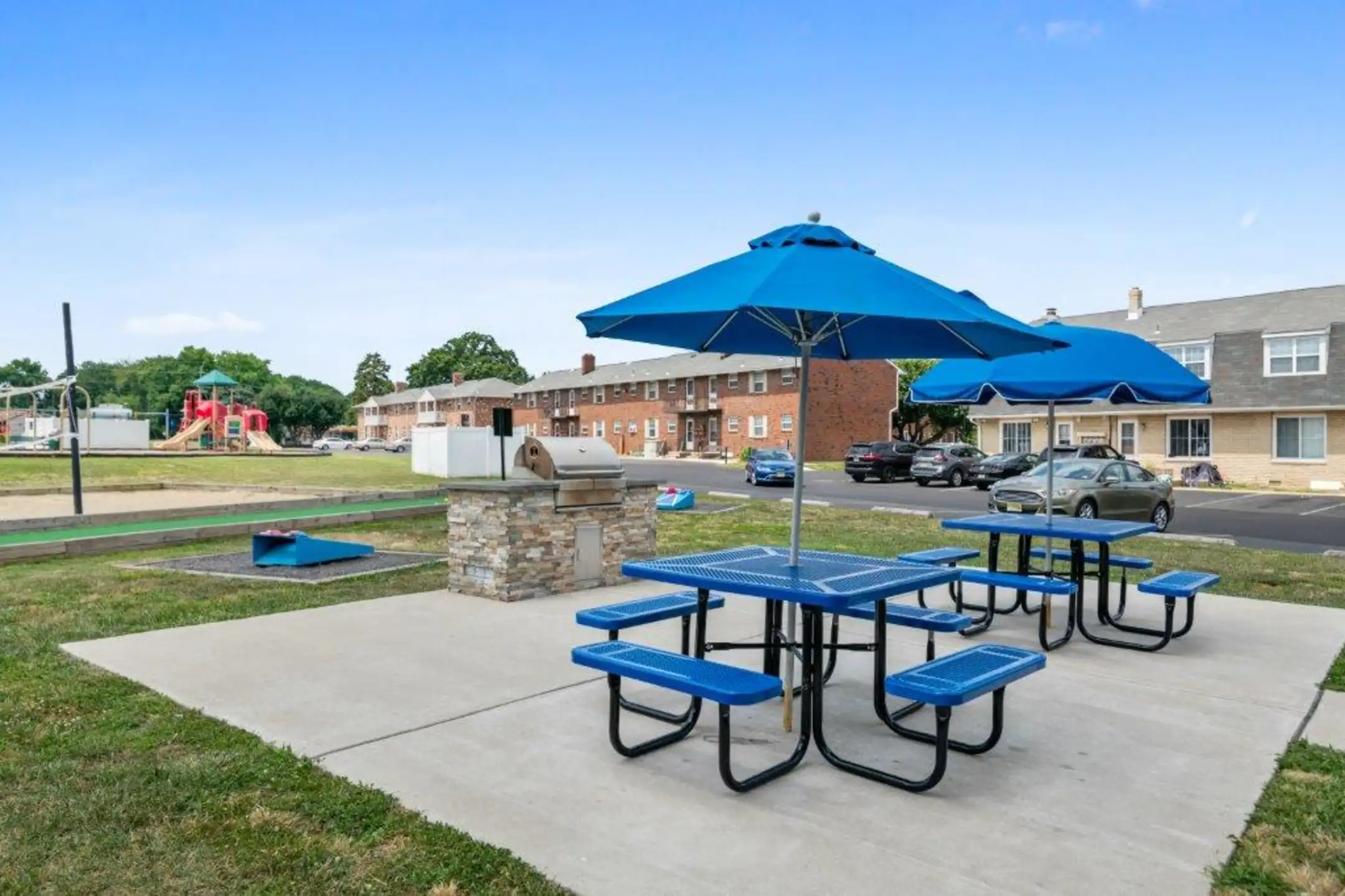 Roberts Mill Apartments & Townhomes Apartments Maple Shade, NJ 08052