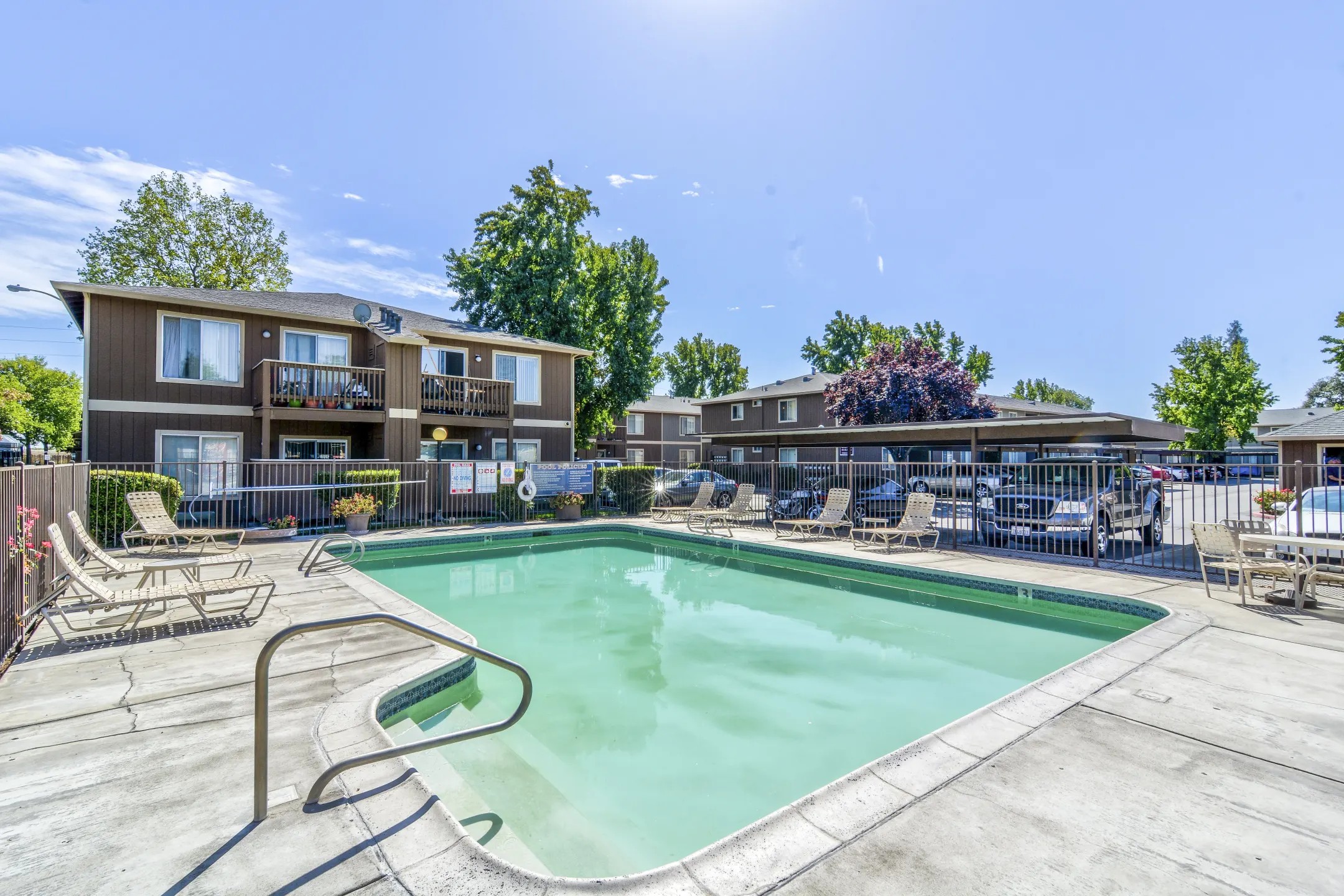 Pool - Riverbank Apartments - Stockton, CA