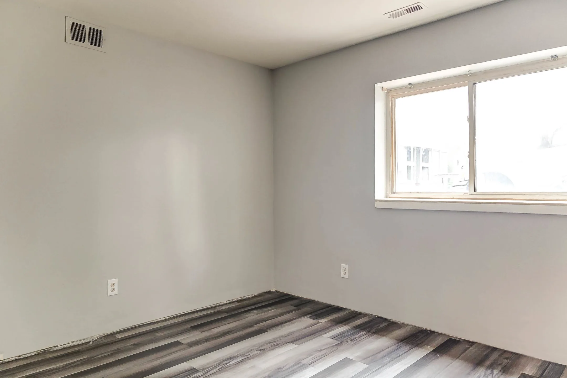 Auburn West Apartments 1221 Colony Lane Pontiac, MI Apartments for