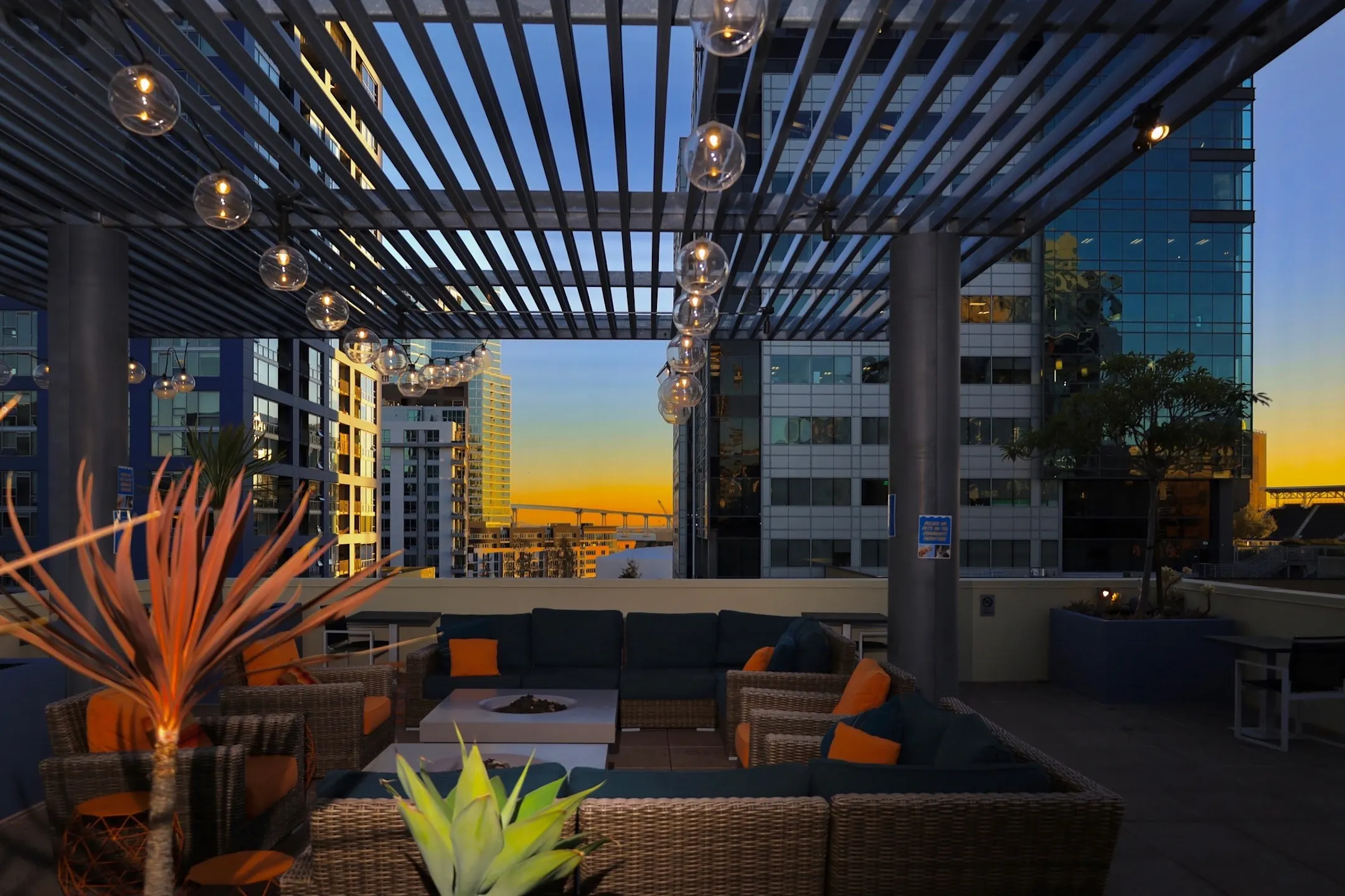 Urbana 450 10th Ave San Diego, CA Apartments for Rent Rent.