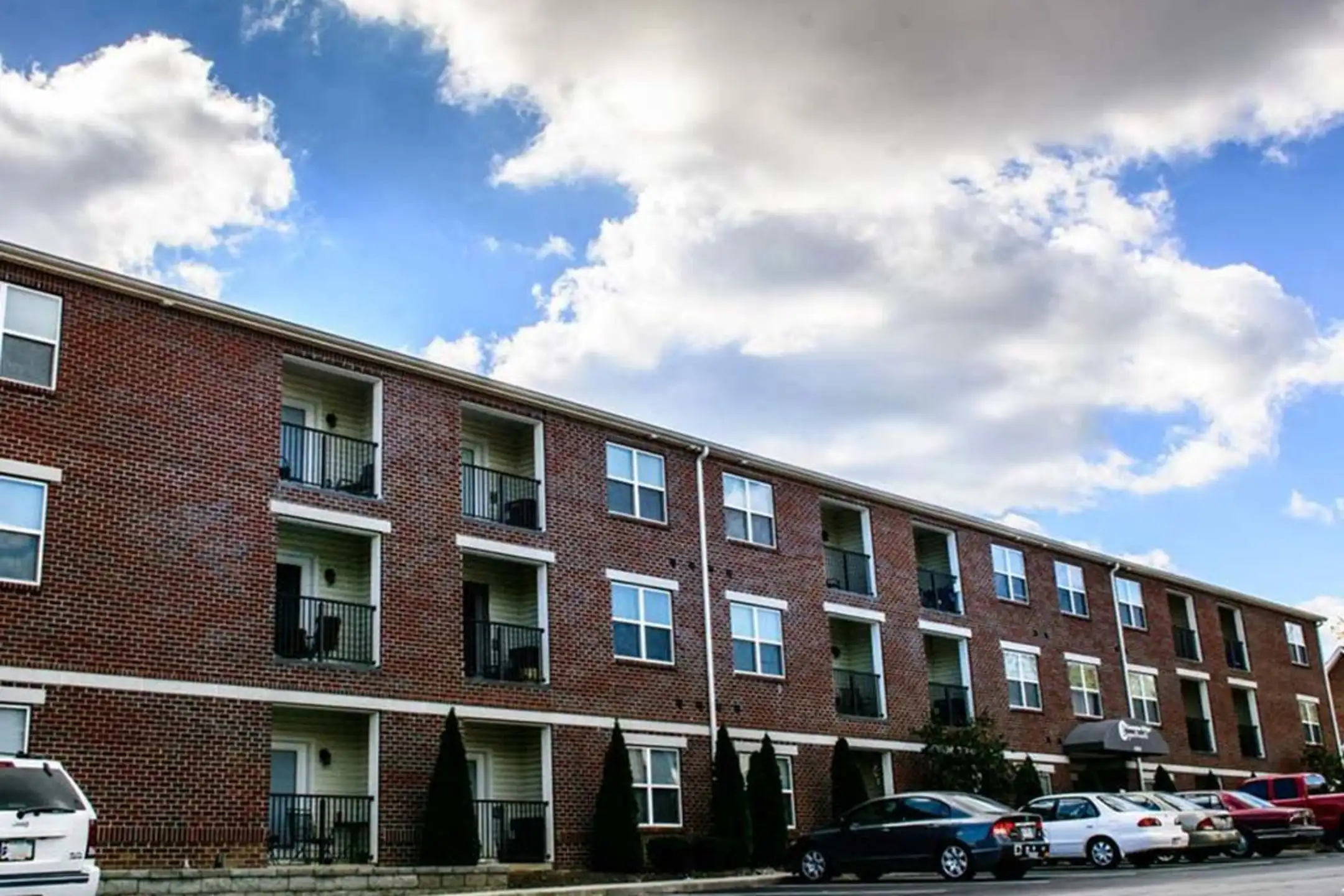 Hub of New Albany Apartments Apartments New Albany, IN 47150