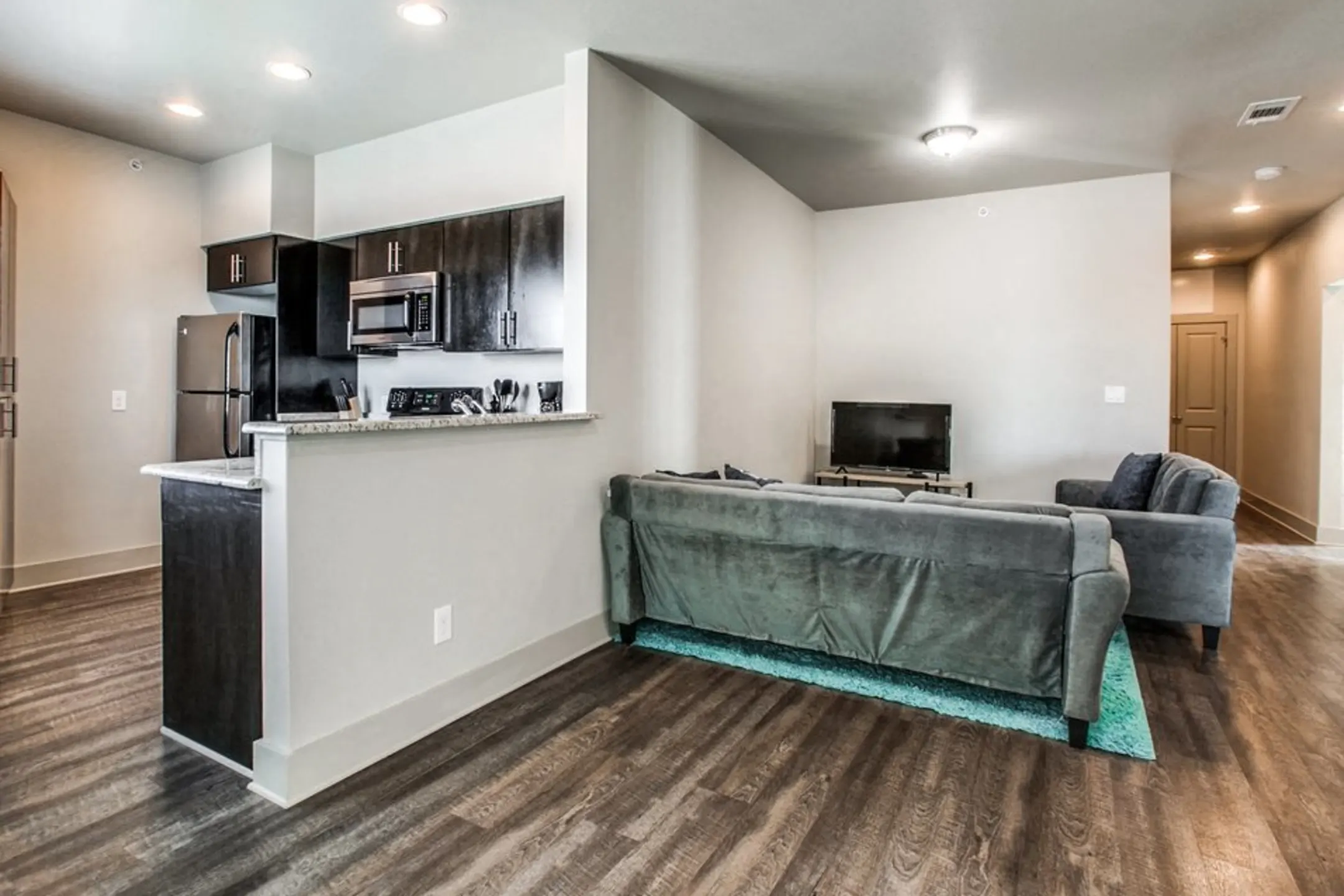 Richland Park Apartments 951 Abrams Rd Richardson, TX Apartments