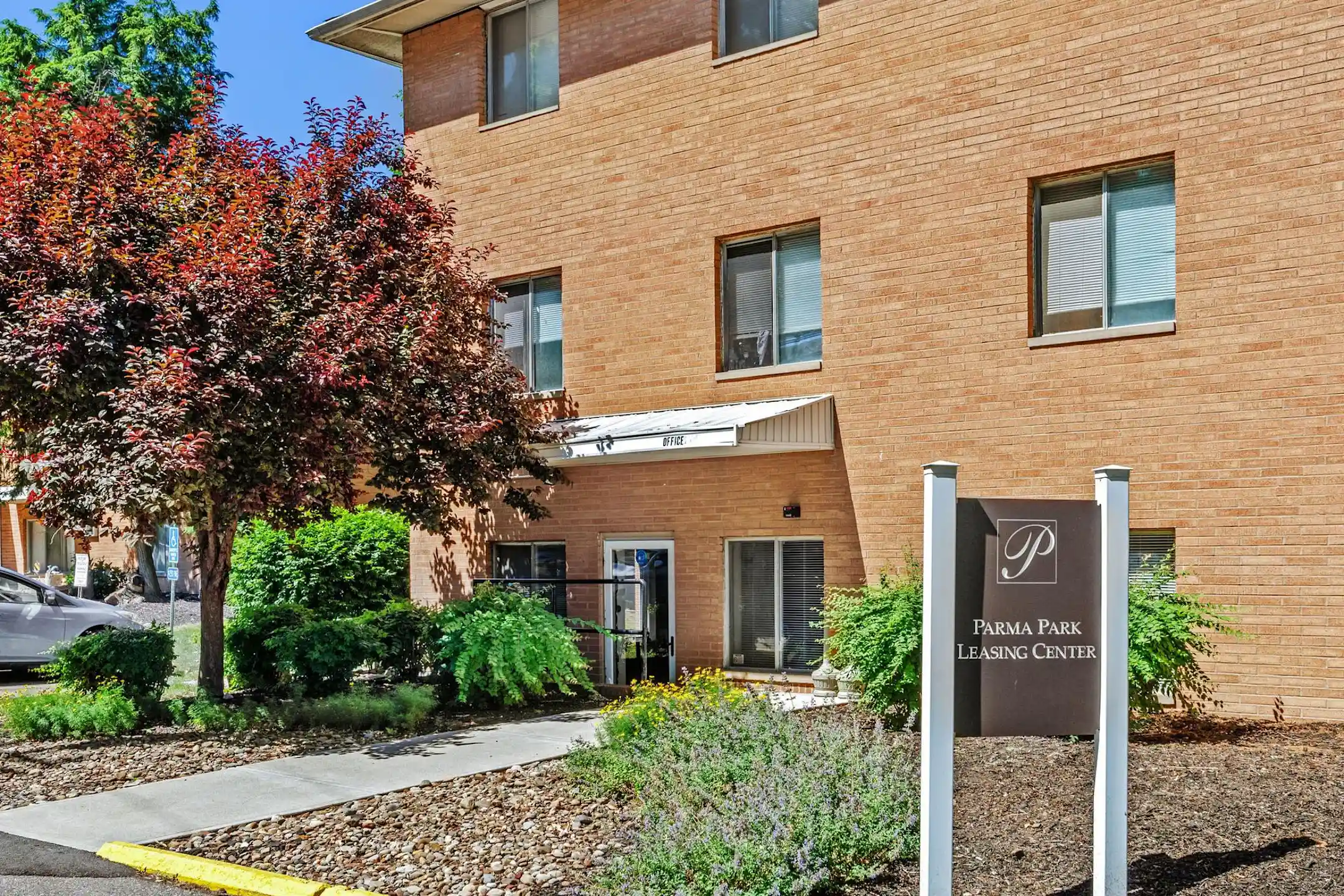 Parma Park East and Parma Park West Apartments Cleveland, OH 44134