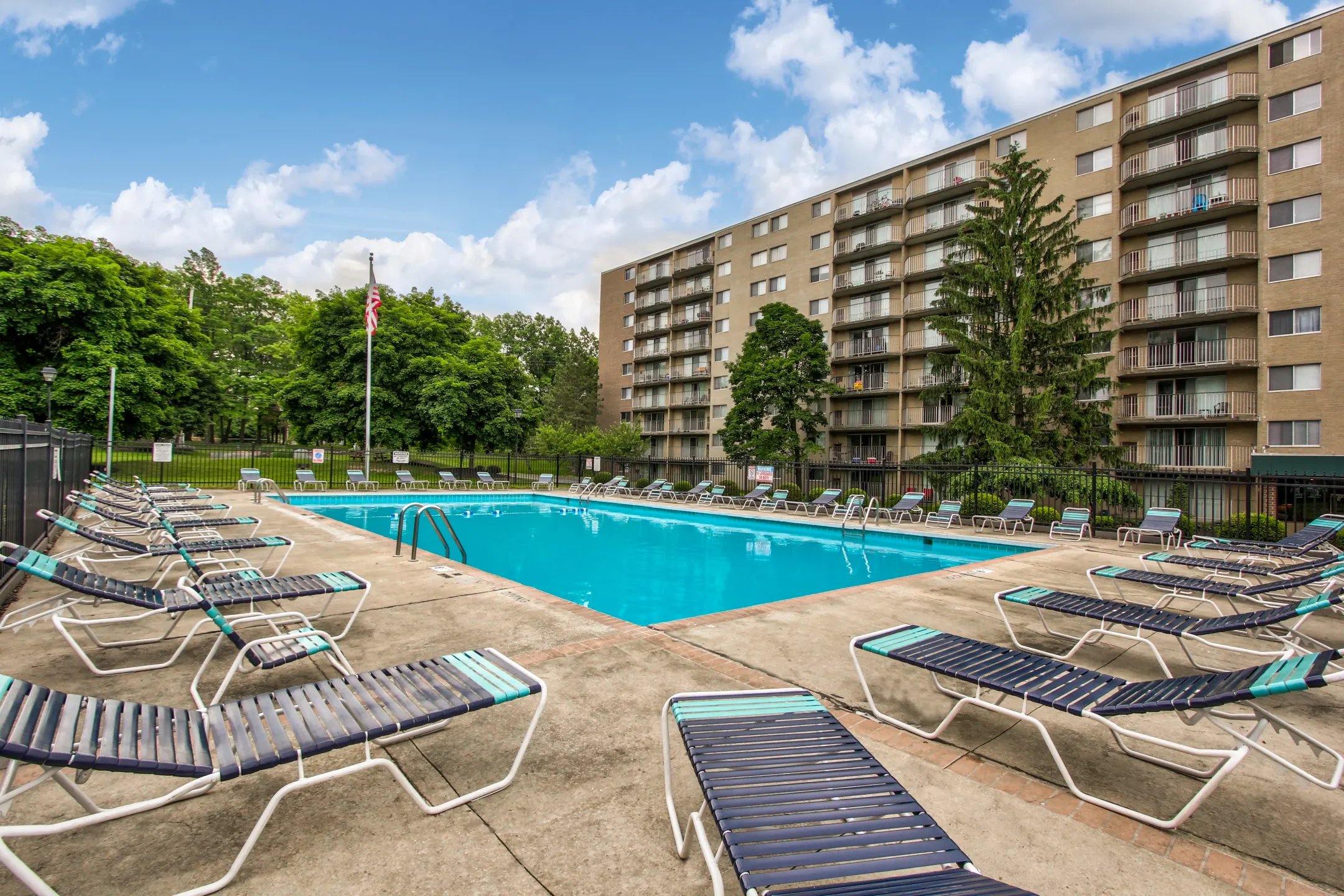 Pool - Portage Towers - Cuyahoga Falls, OH