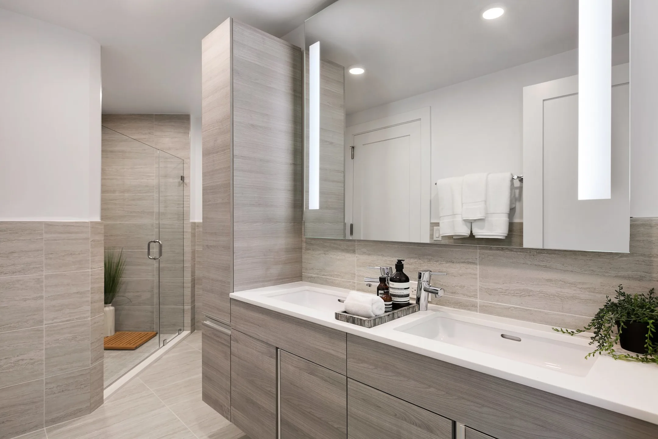 Bathroom - The Duchess - North Bergen, NJ