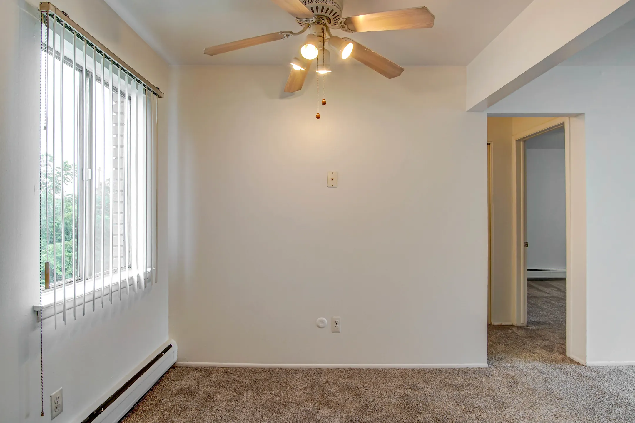 Outer Drive Manor 23935 Outer Dr Melvindale, MI Apartments for Rent