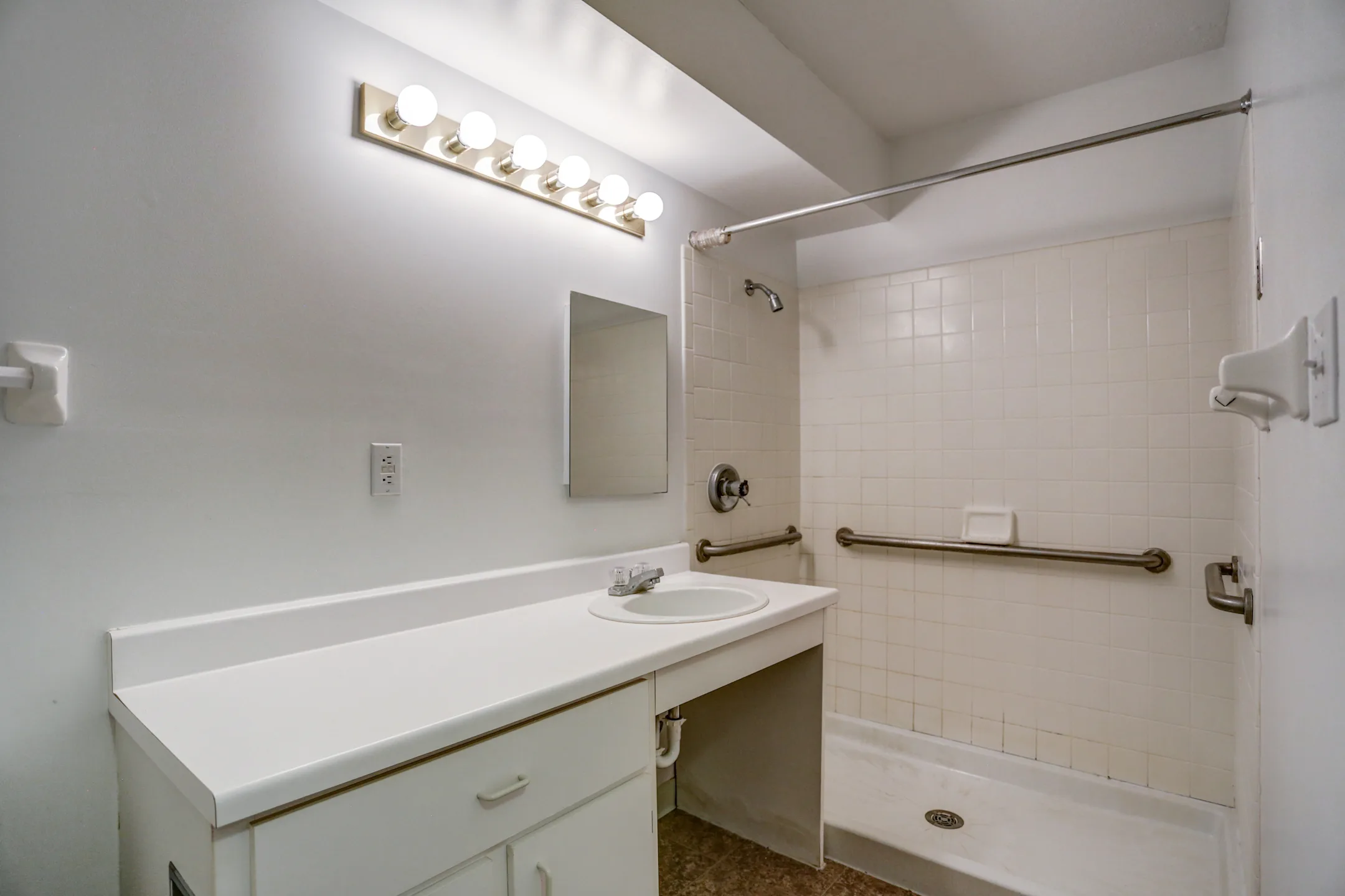 Courts of Colfax Apartments Apartments Warsaw, IN 46580