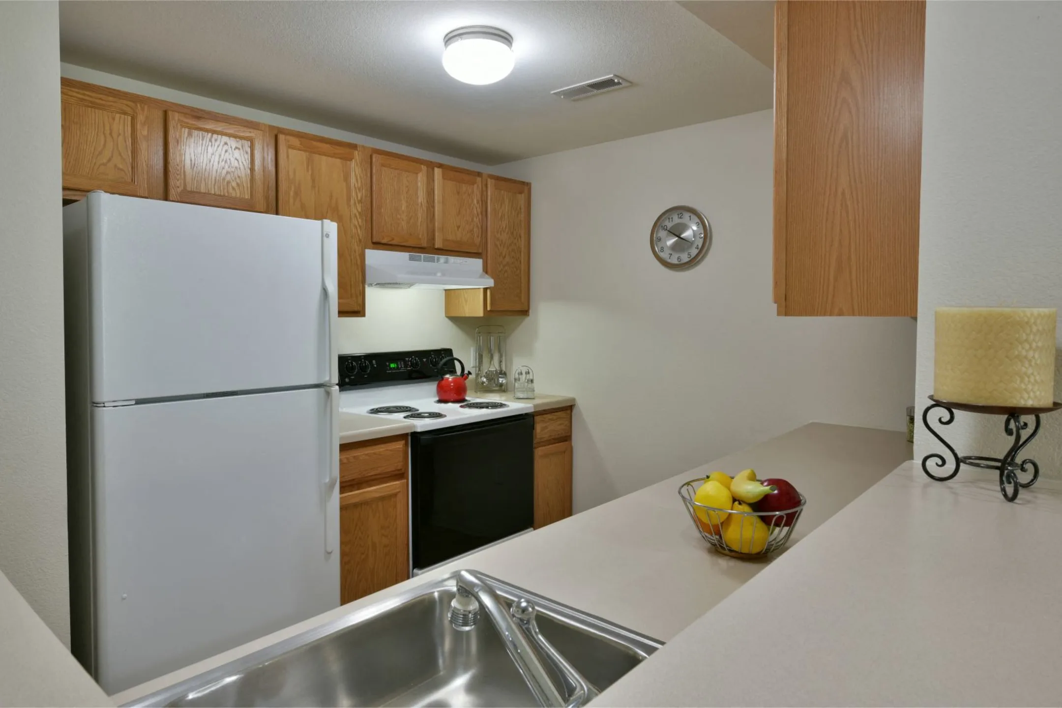 Kitchen - Towne Lakes Apartments - Appleton, WI