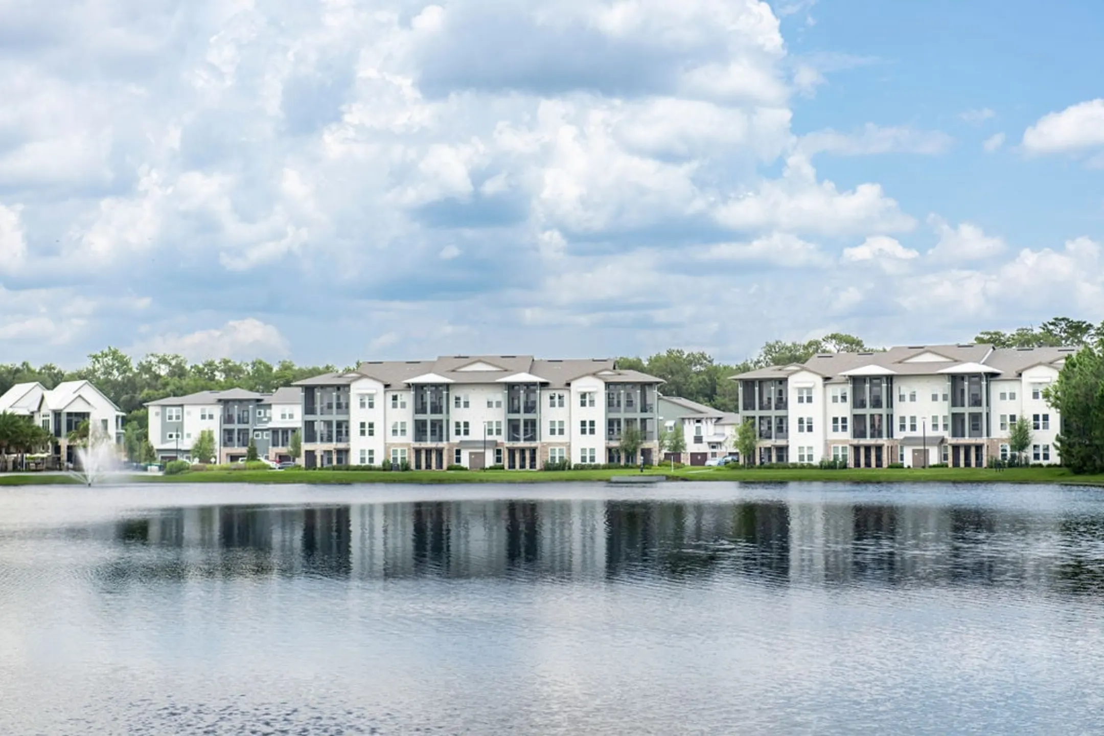 Building - Urbon @ Nona Apartment Homes - Orlando, FL
