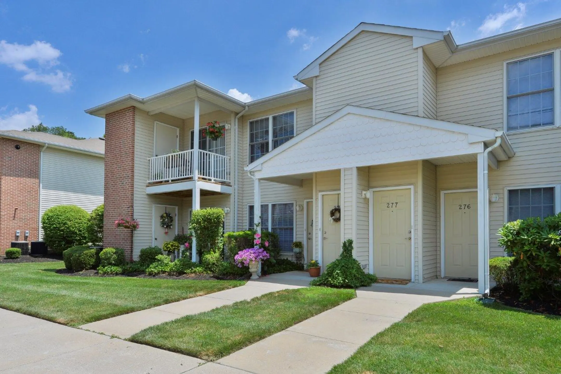 Woodview at Marlton Apartment Homes 175 Daphne Dr Marlton, NJ