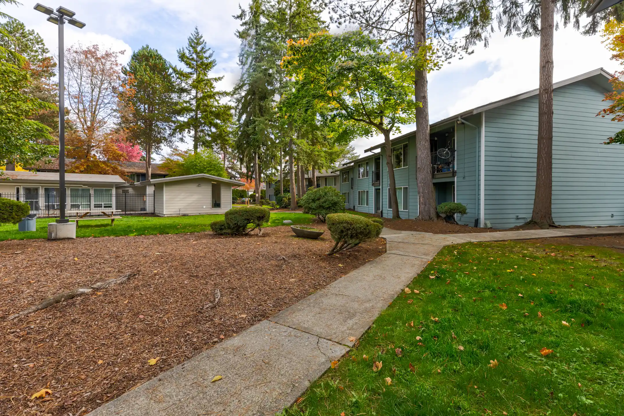 Beaver Creek and Beaver Cove Apartments Apartments Lynnwood, WA 98036