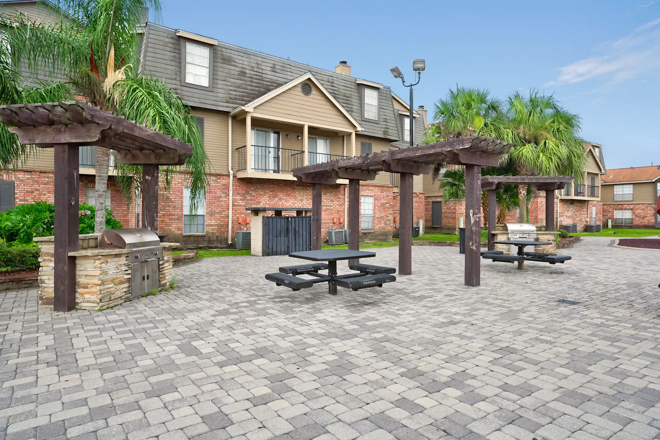 Stonebridge Manor Apartments 3300 Wall Blvd Gretna, LA Apartments