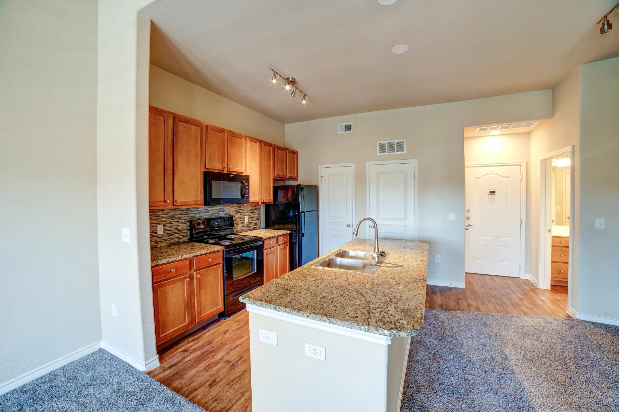 Avanti Hills Apartments - Austin, TX 78738