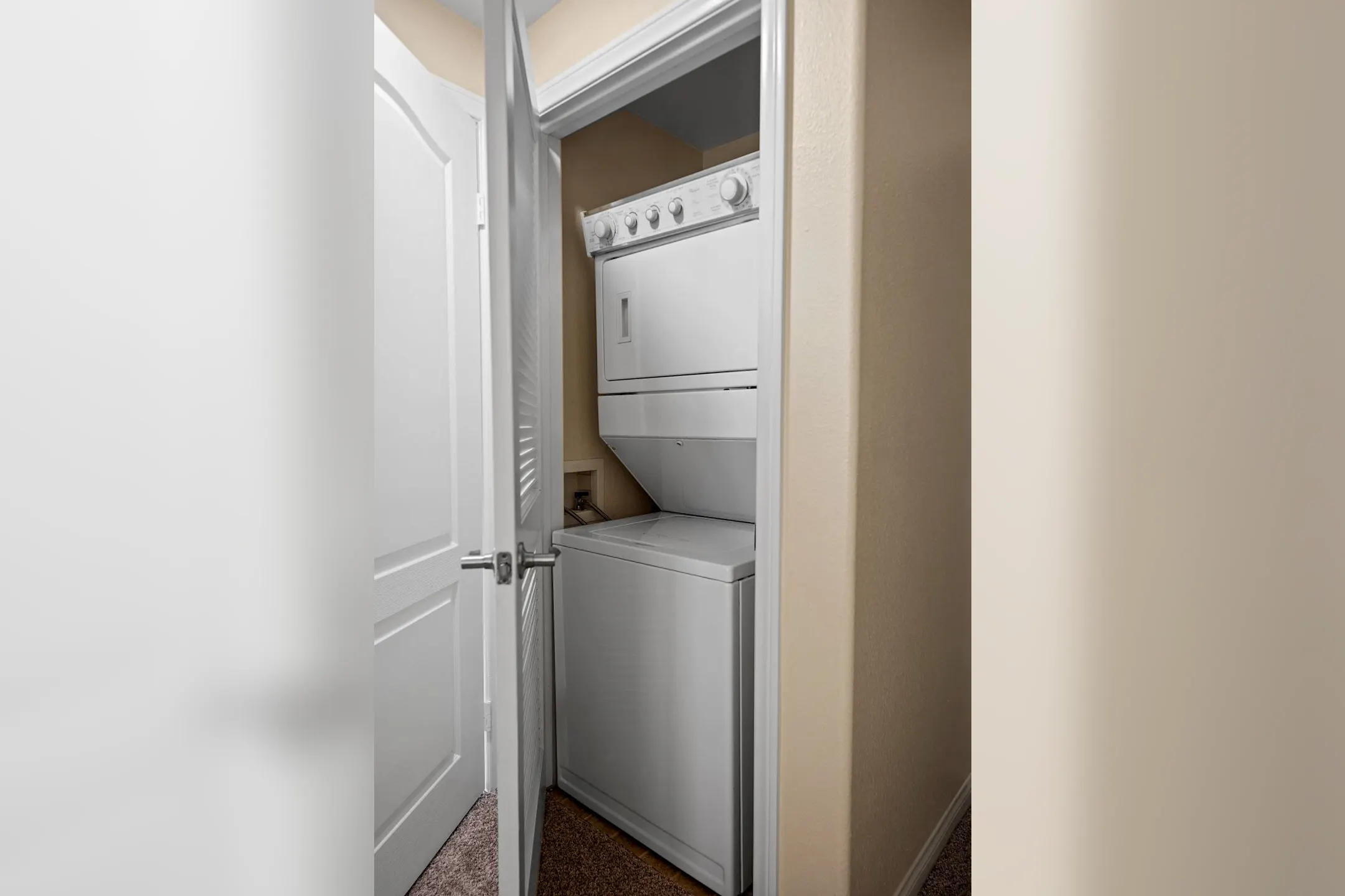 The Villagio Apartments 19053 Nordhoff St Northridge, CA Apartments