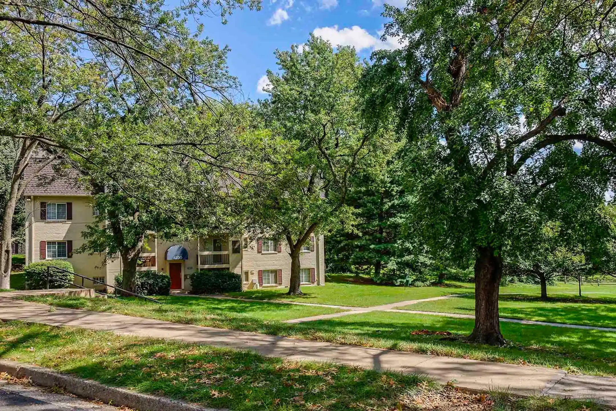 Foxchase Apartments 320 N Jordan St Alexandria, VA Apartments for