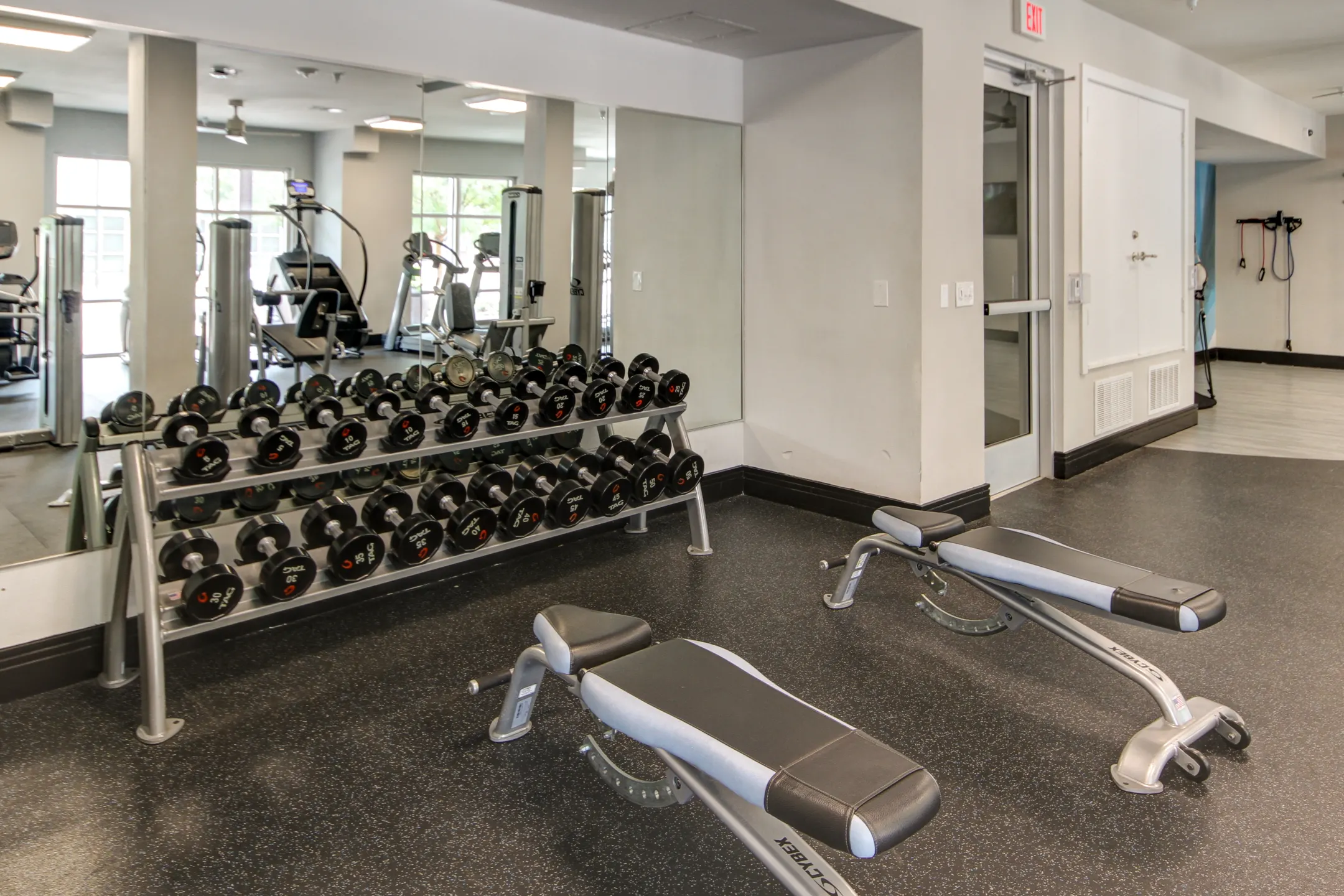 Fitness Weight Room - Oaks 5th Street Crossing at City Center - Garland, TX