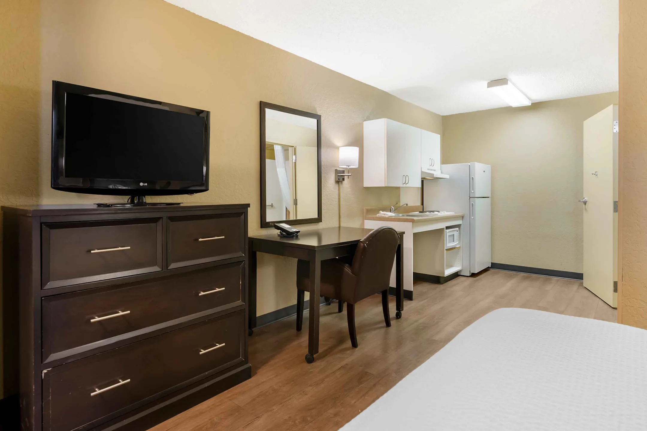 Kitchen - Furnished Studio - Roanoke - Airport - Roanoke, VA