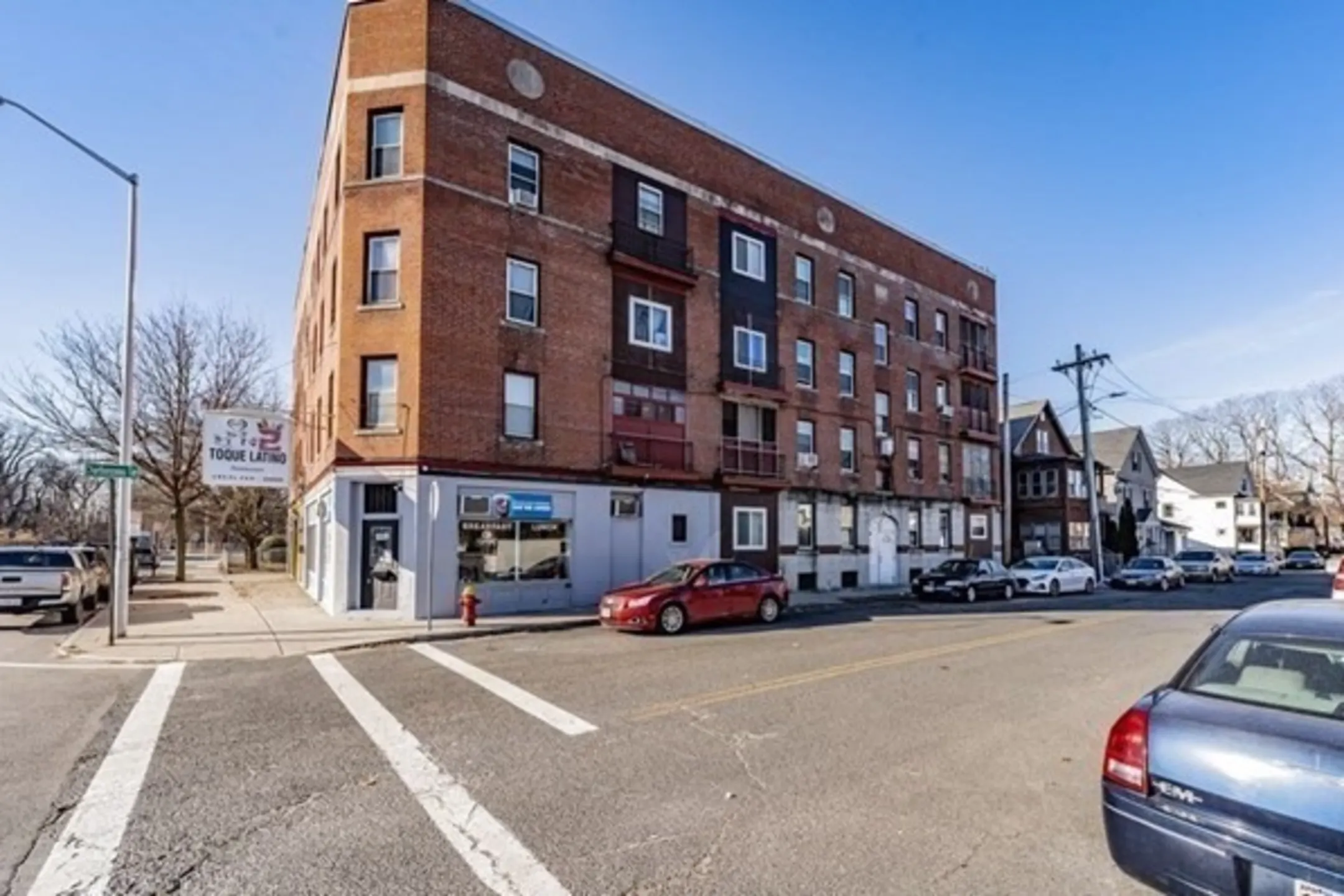 926 Chicopee St  
