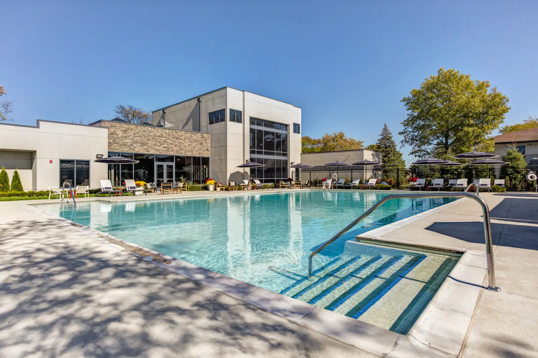 Pool - The Residence at Arlington Heights - Arlington Heights, IL