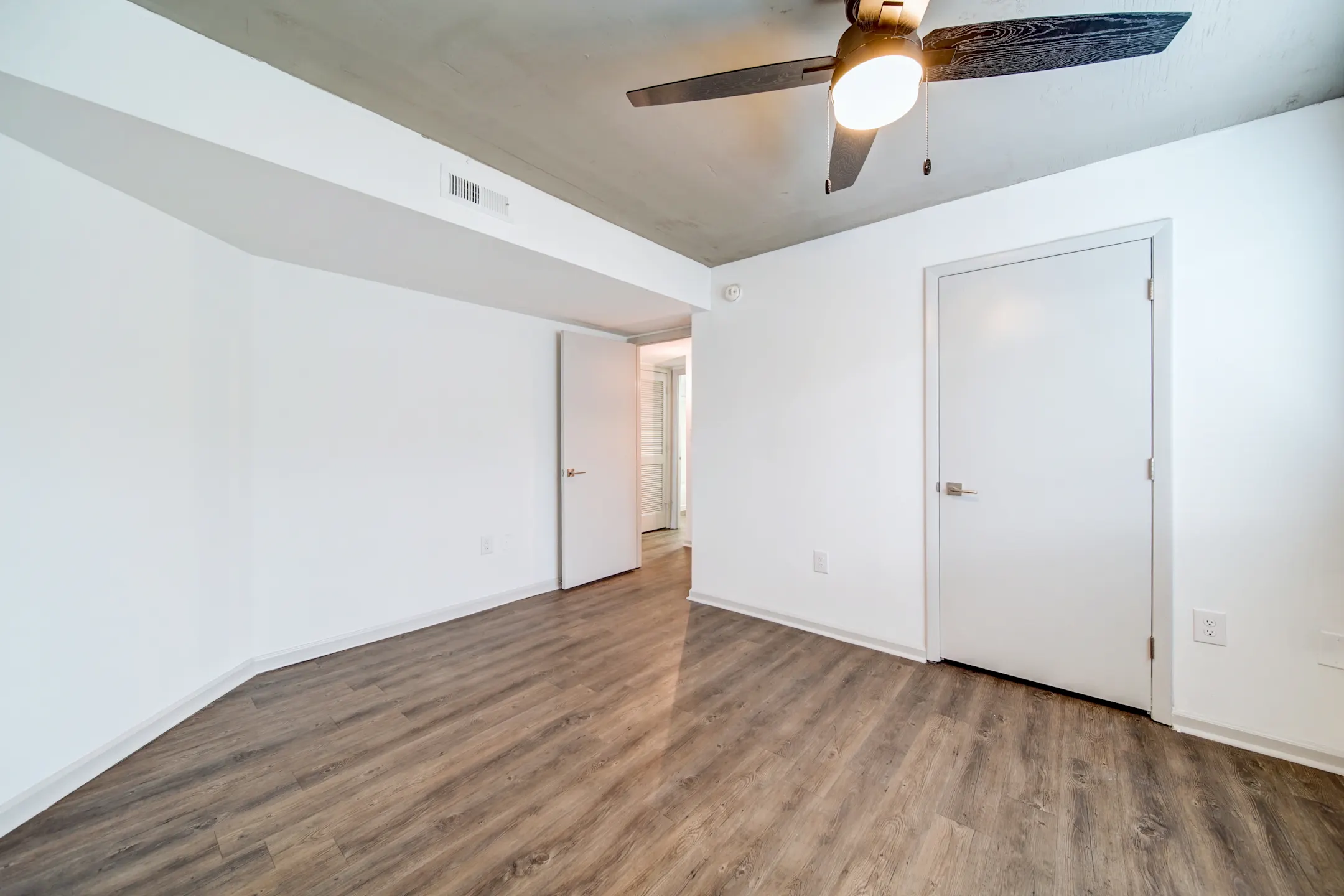 Bedroom - Acasa Vista Towers - Columbia, SC