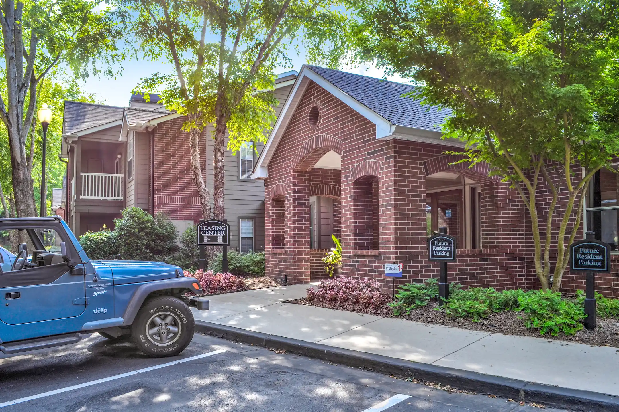 The Pointe at Lenox Park 1900 N Druid Hills Rd NE Brookhaven, GA