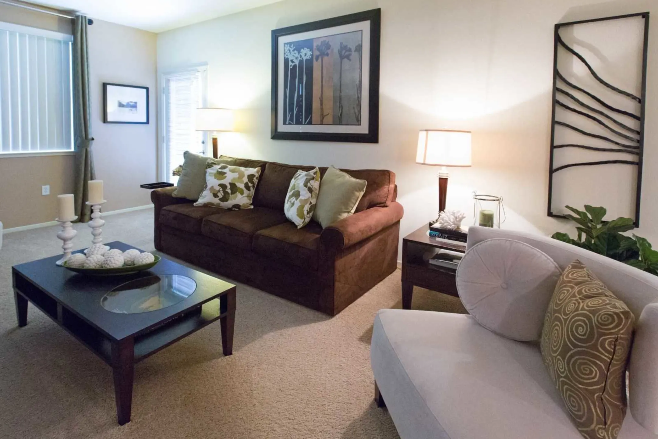 Living Room - Palmilla Luxury Apartment Homes - Fresno, CA