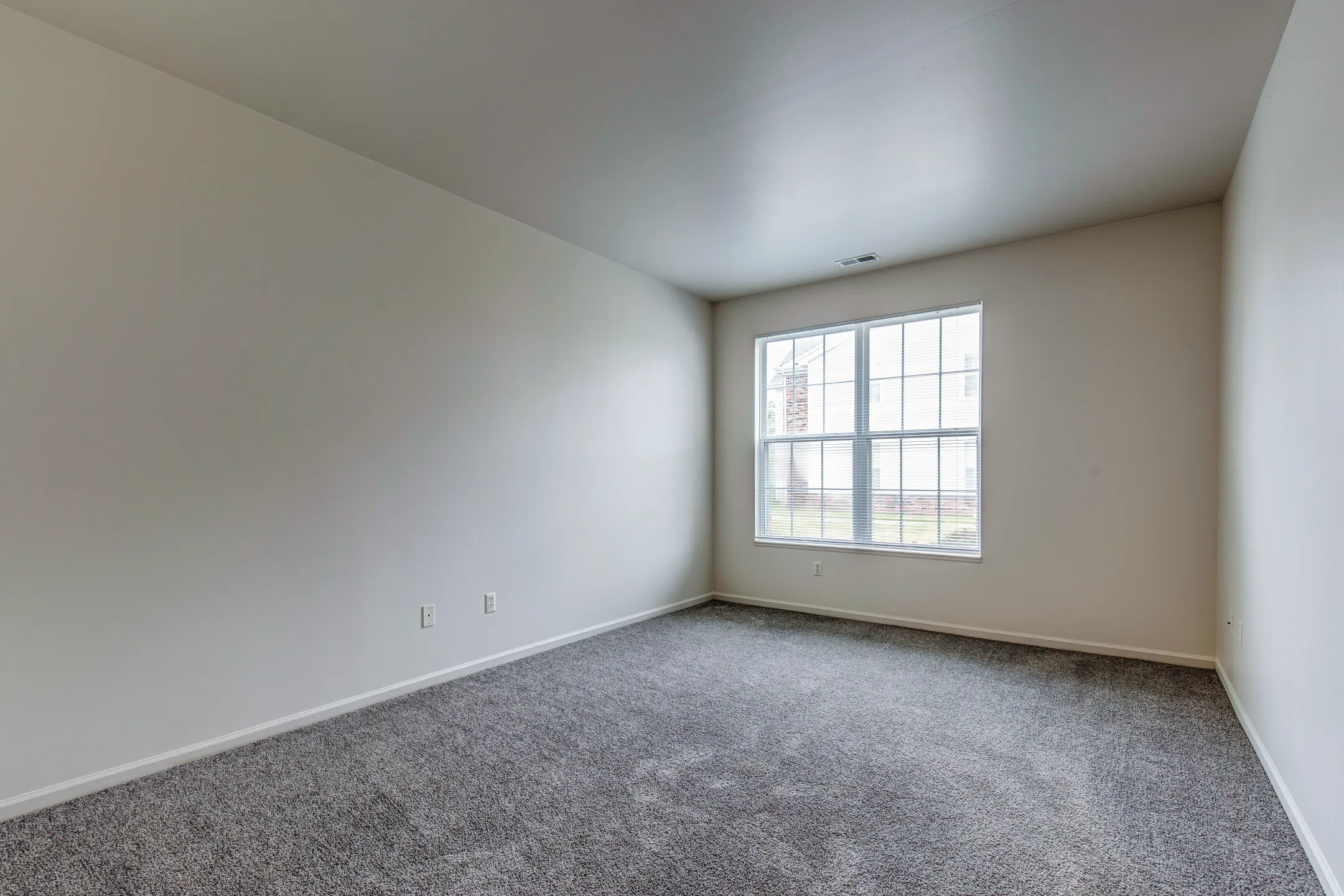 Living Room - The Reserve at Prairie Point & Prairie Point Apartments - Merrillville, IN