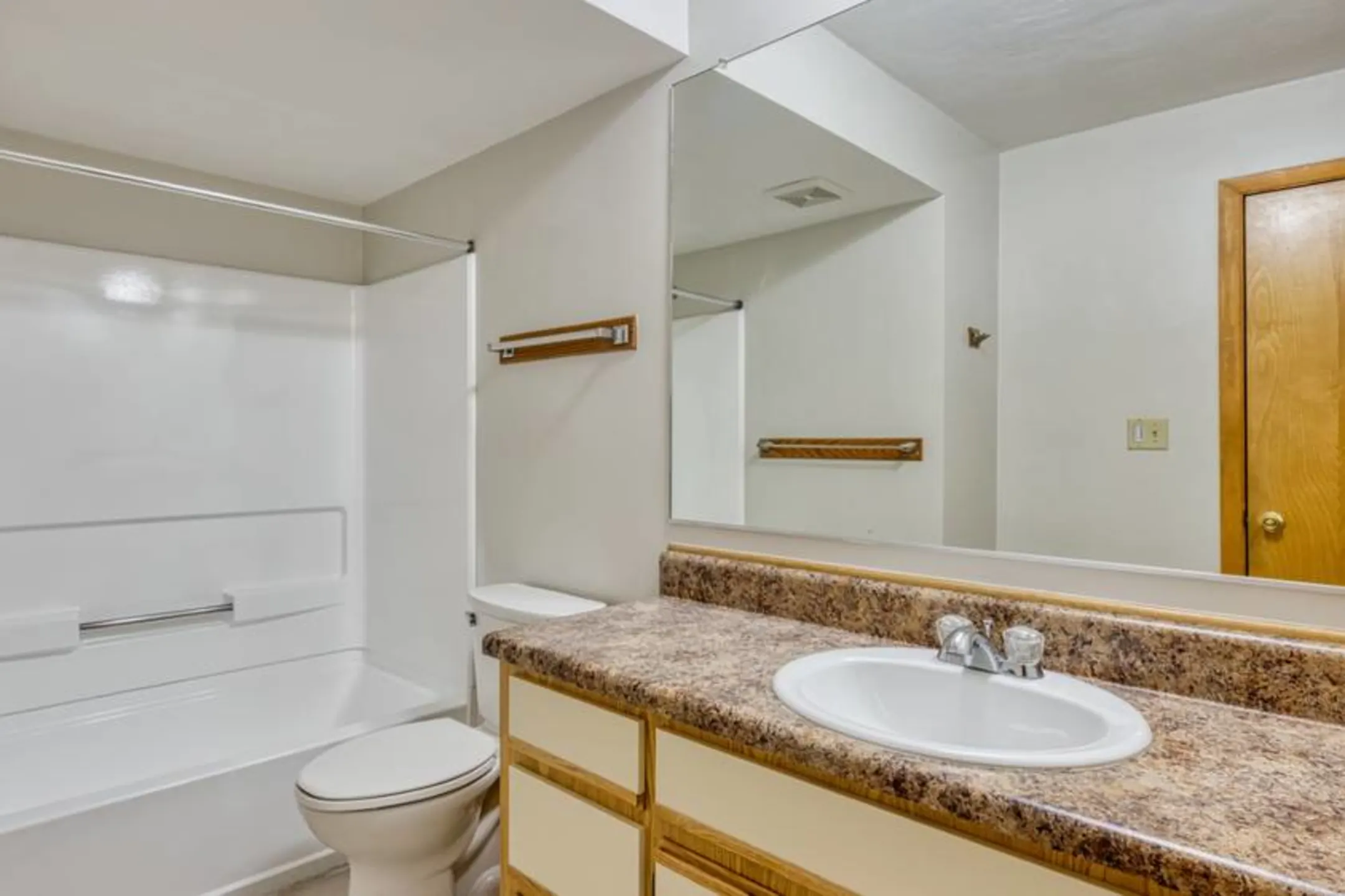 Bathroom - Green Tree Apartments - Chesapeake, VA