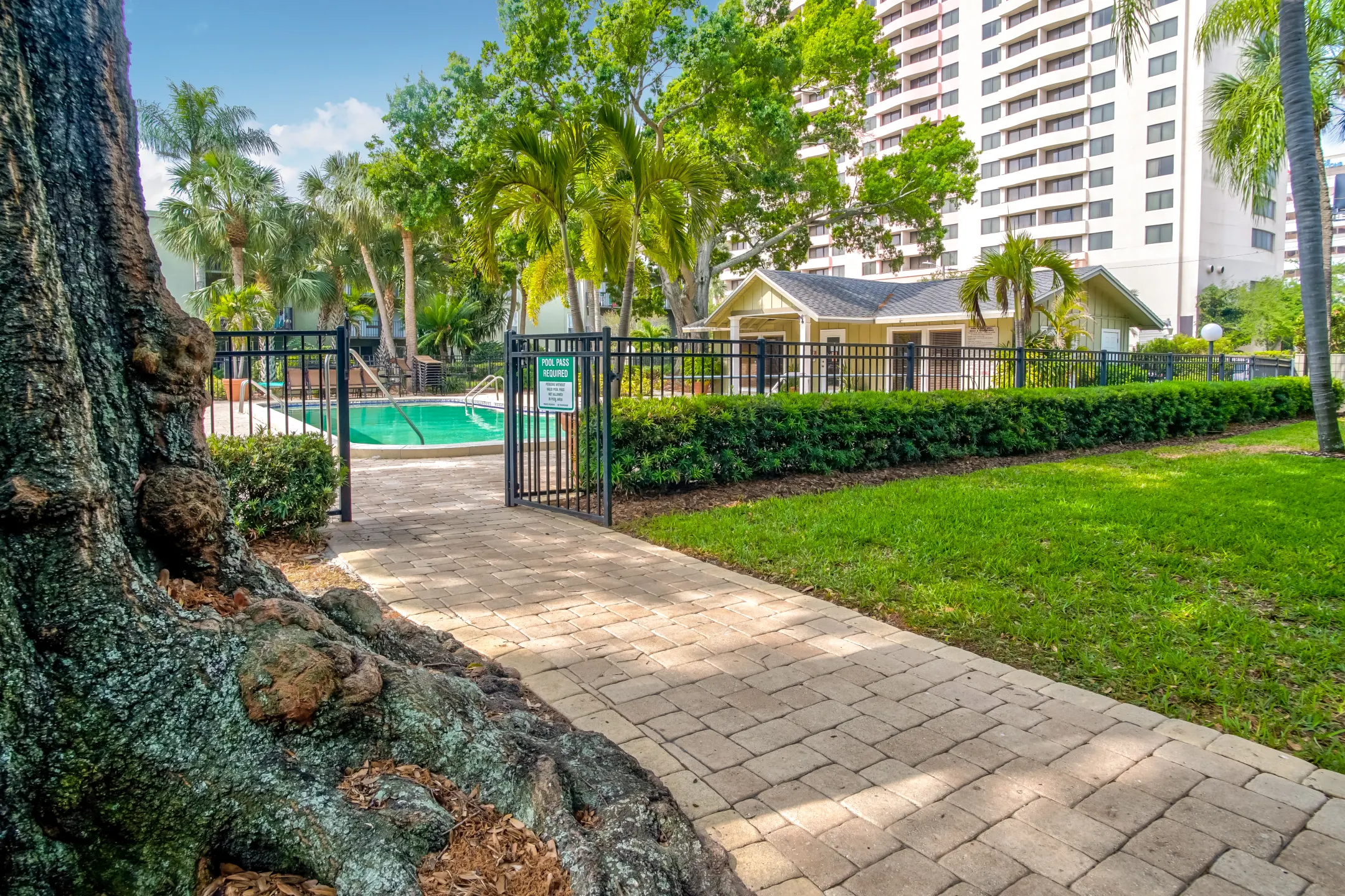 Westshore Apartments 4601 W Gray St Tampa, FL Apartments for Rent