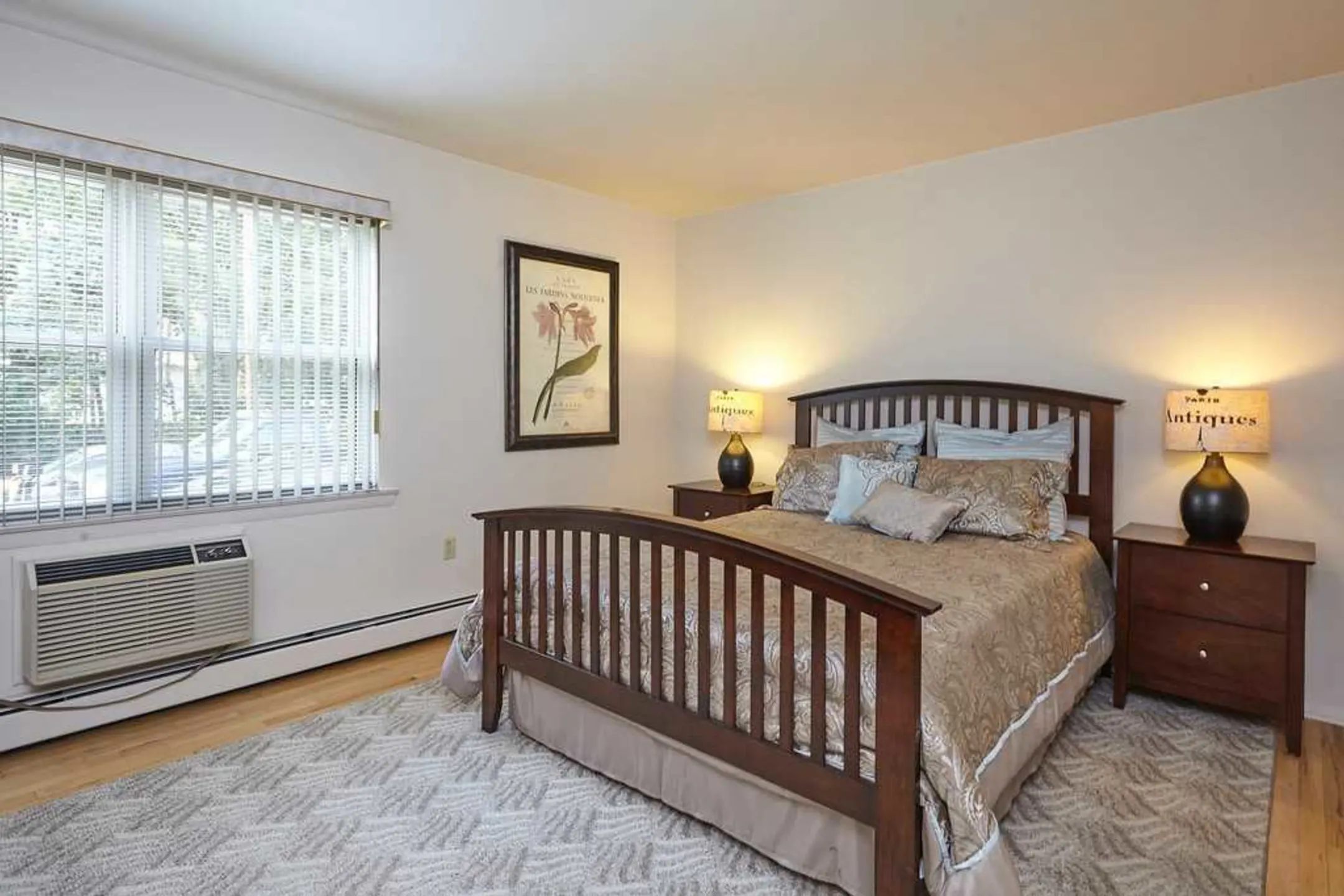 Bedroom - Ridgefield Apartments - Poughkeepsie, NY
