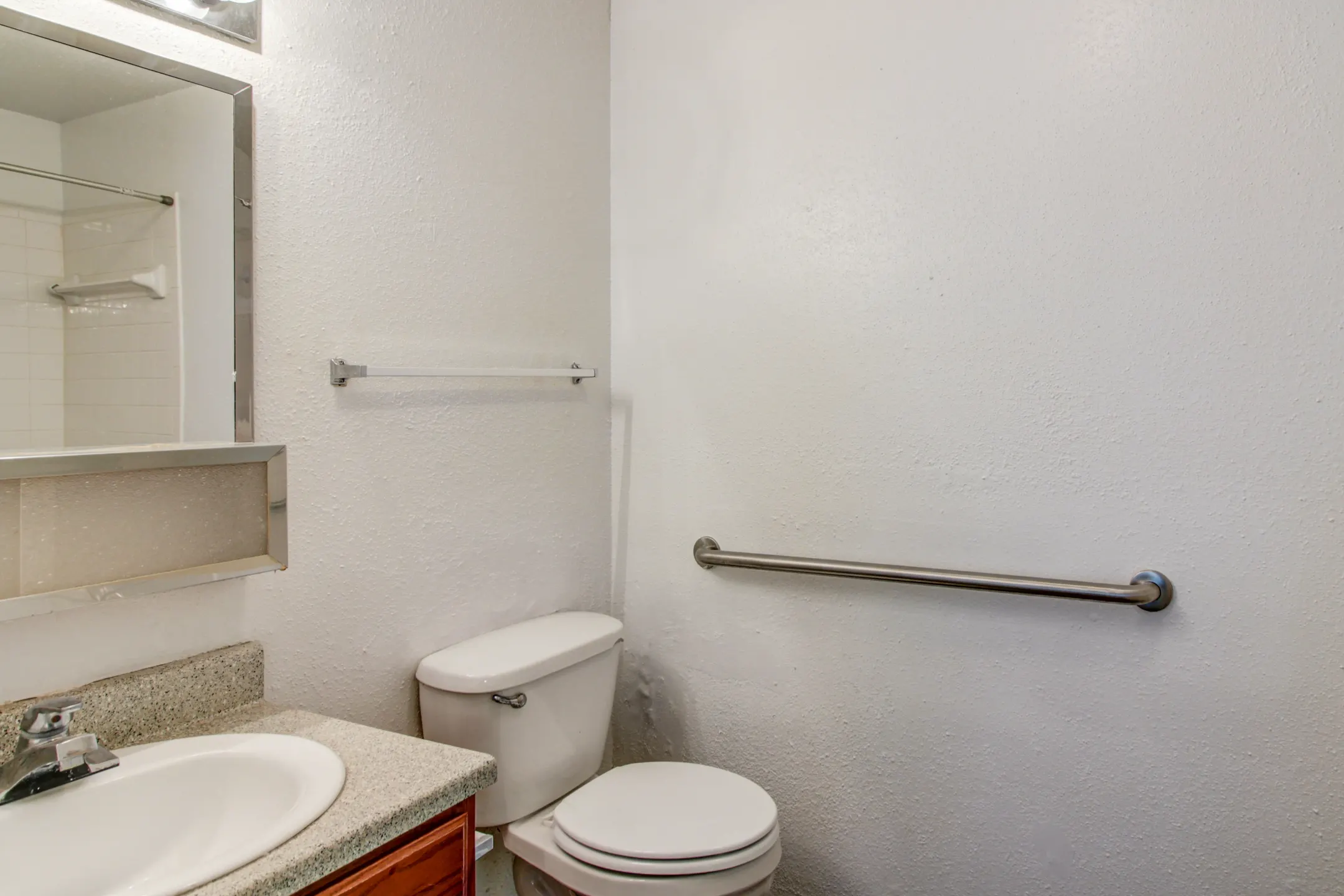Bathroom - Pineview at Grogansmill - Spring, TX