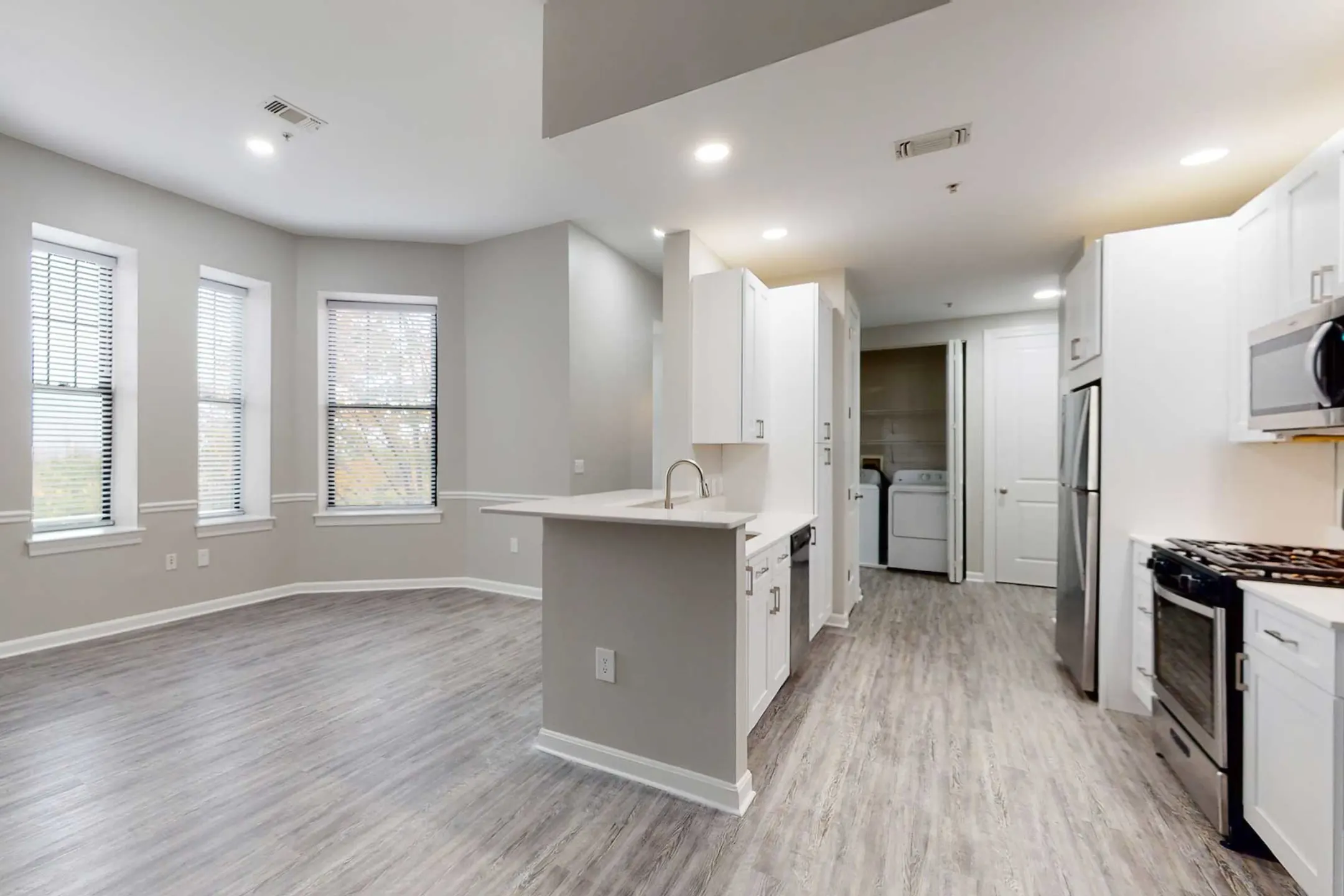 Bradlee Danvers Apartment Homes 1101 Kirkbride Dr Danvers, MA