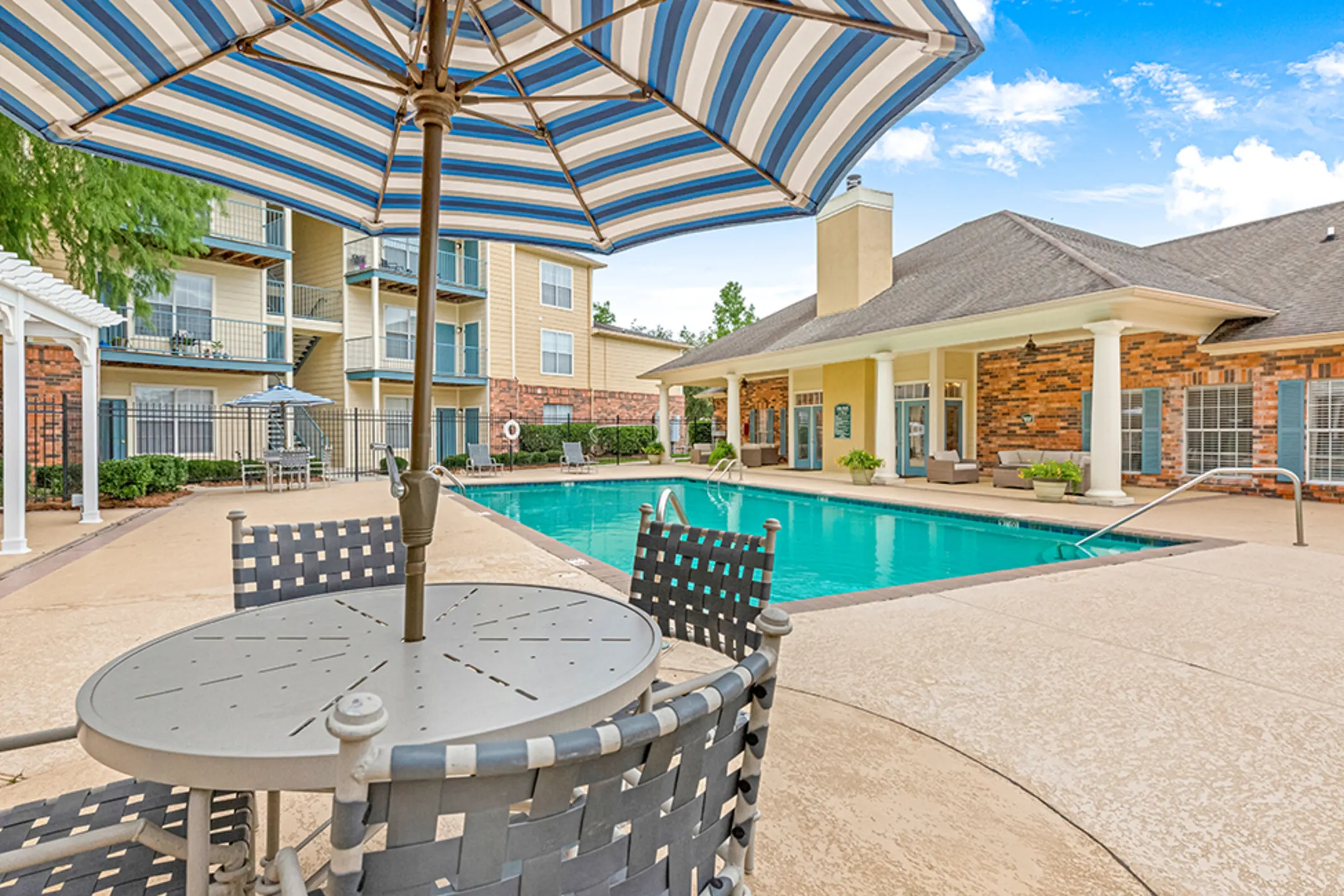 Spring Brook Apartment Homes Apartments Baton Rouge, LA 70817