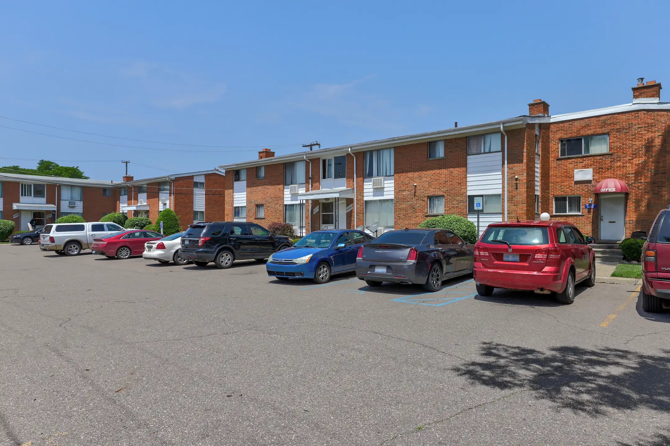 Lorraine Manor Apartments Warren, MI 48093