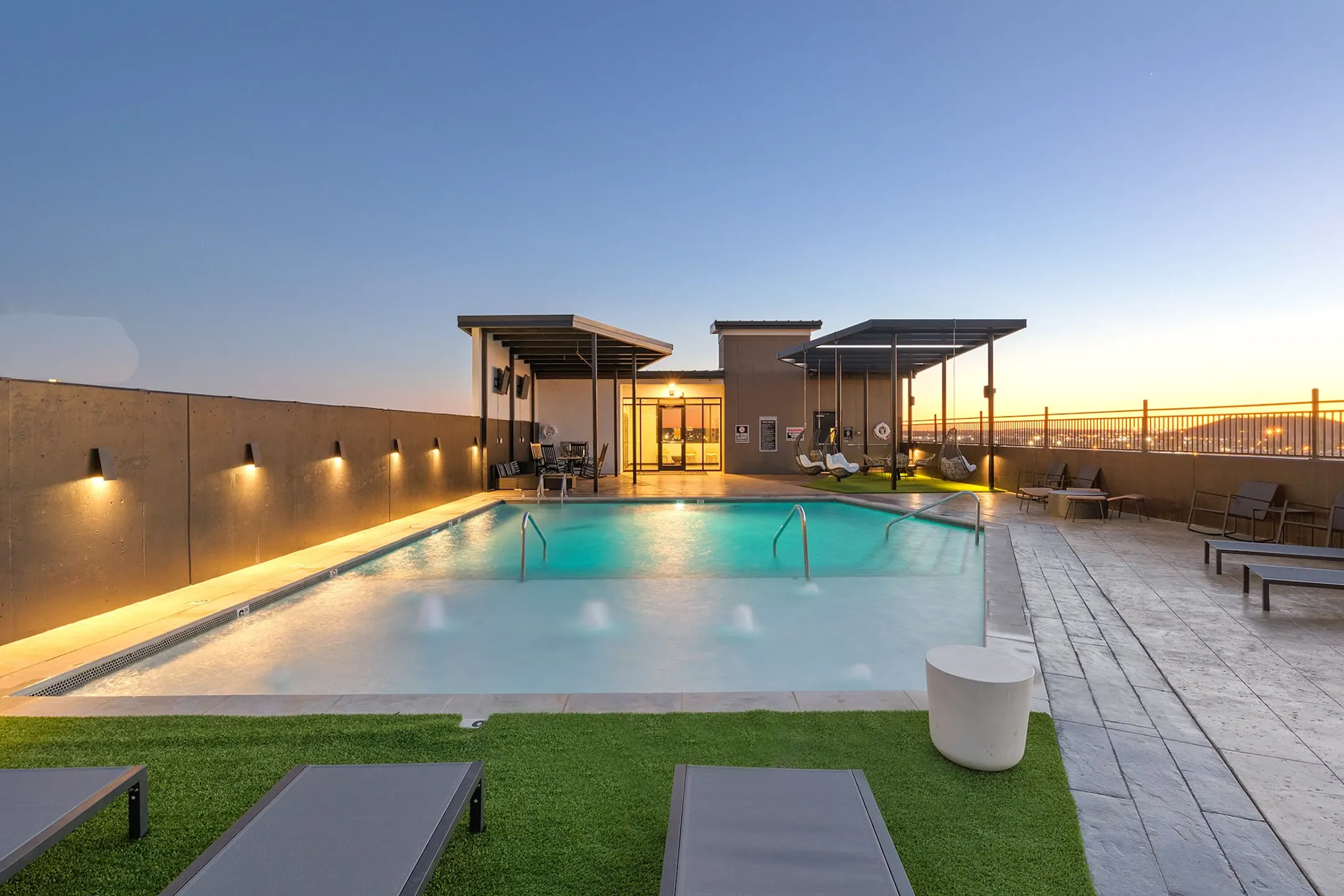 The Cosmopolitan Apartments Tulsa, OK 74119