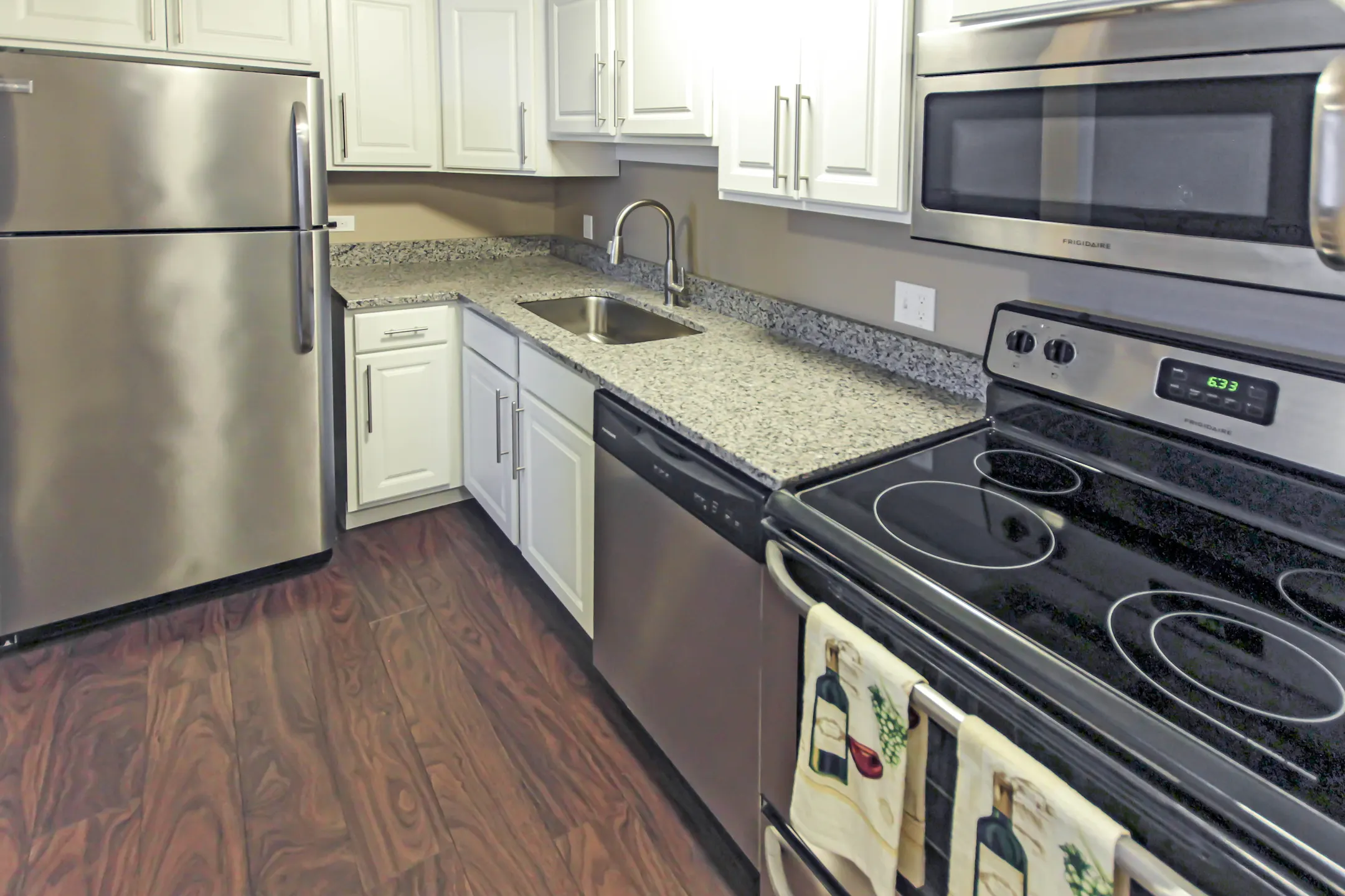 Bancroft Luxury Apartments 107 S Washington Ave Saginaw, MI